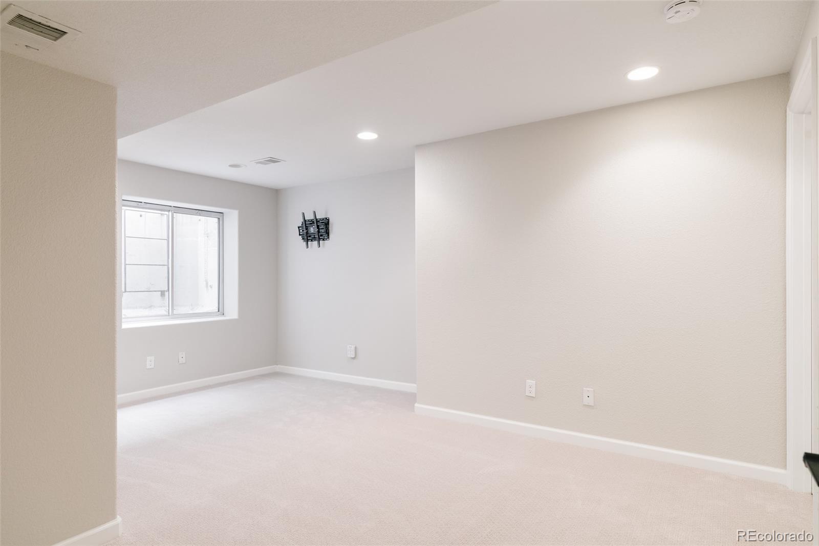 MLS Image #27 for 7742 e archer place,denver, Colorado