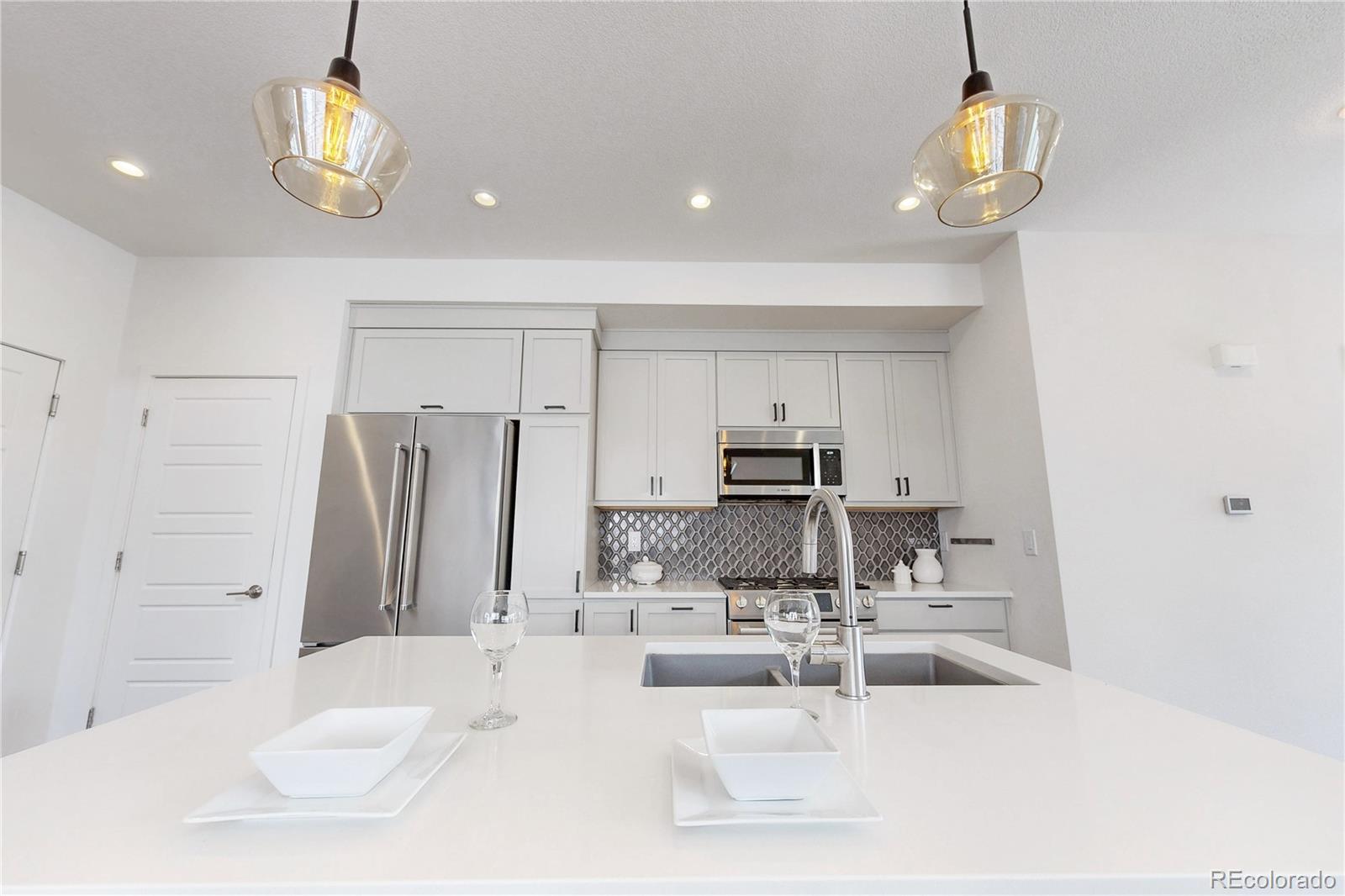 MLS Image #11 for 2005 w 66th avenue,denver, Colorado