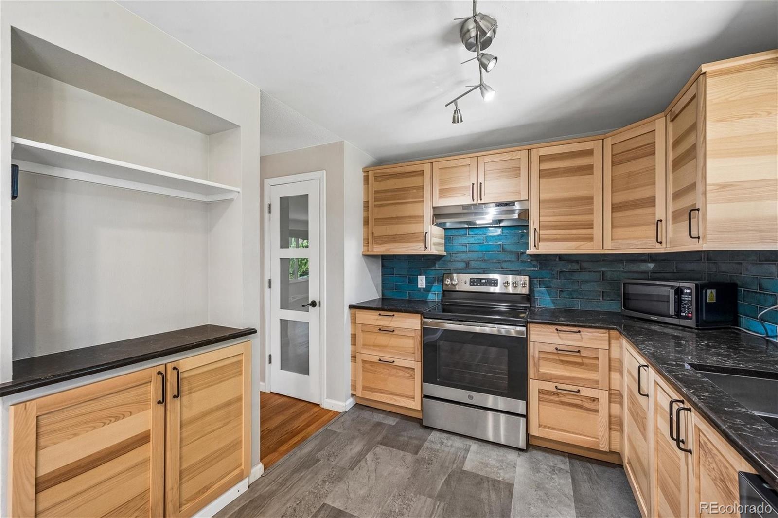 MLS Image #8 for 1461 s magnolia way,denver, Colorado