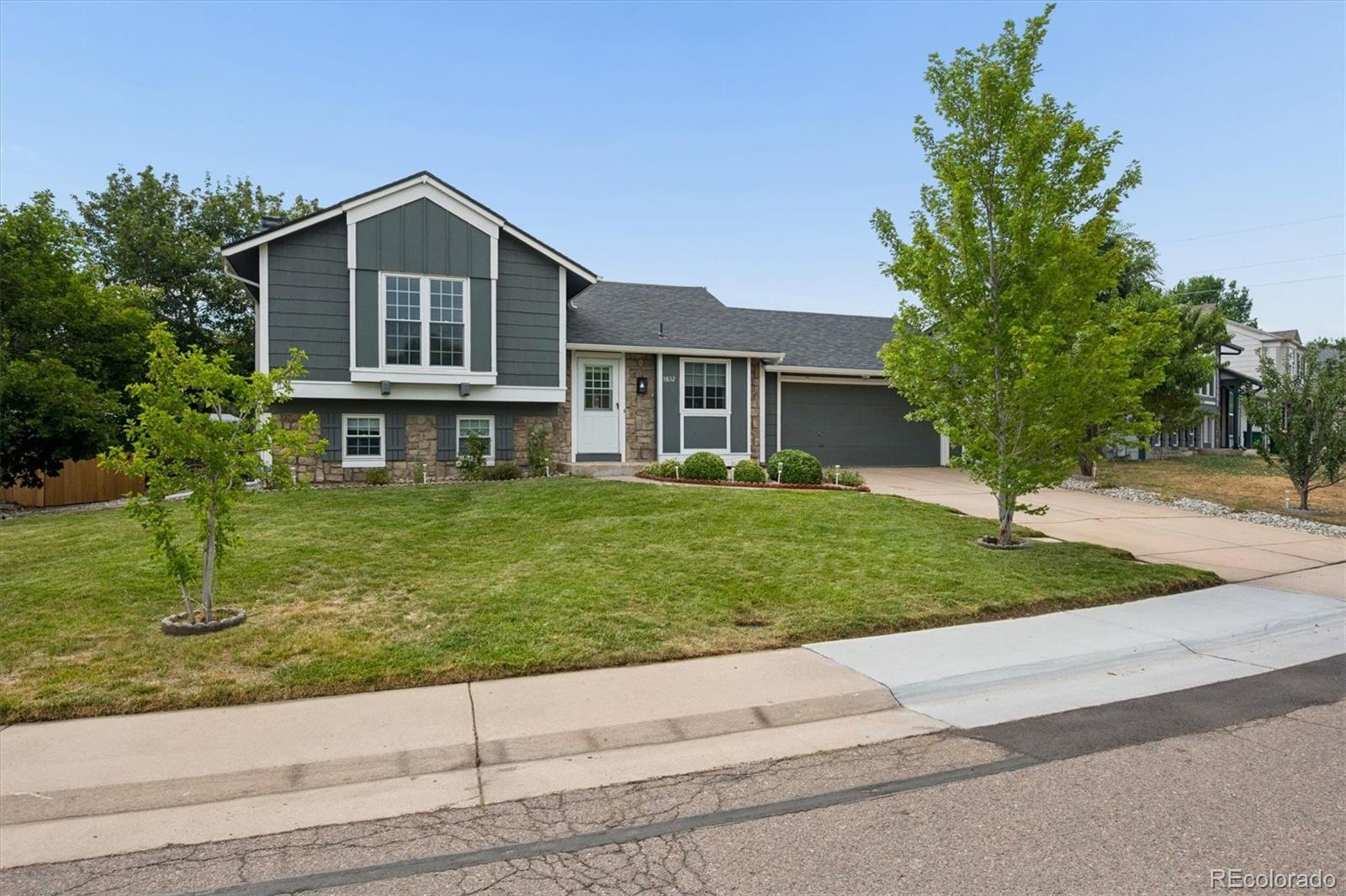 MLS Image #2 for 5832 s netherland circle,aurora, Colorado