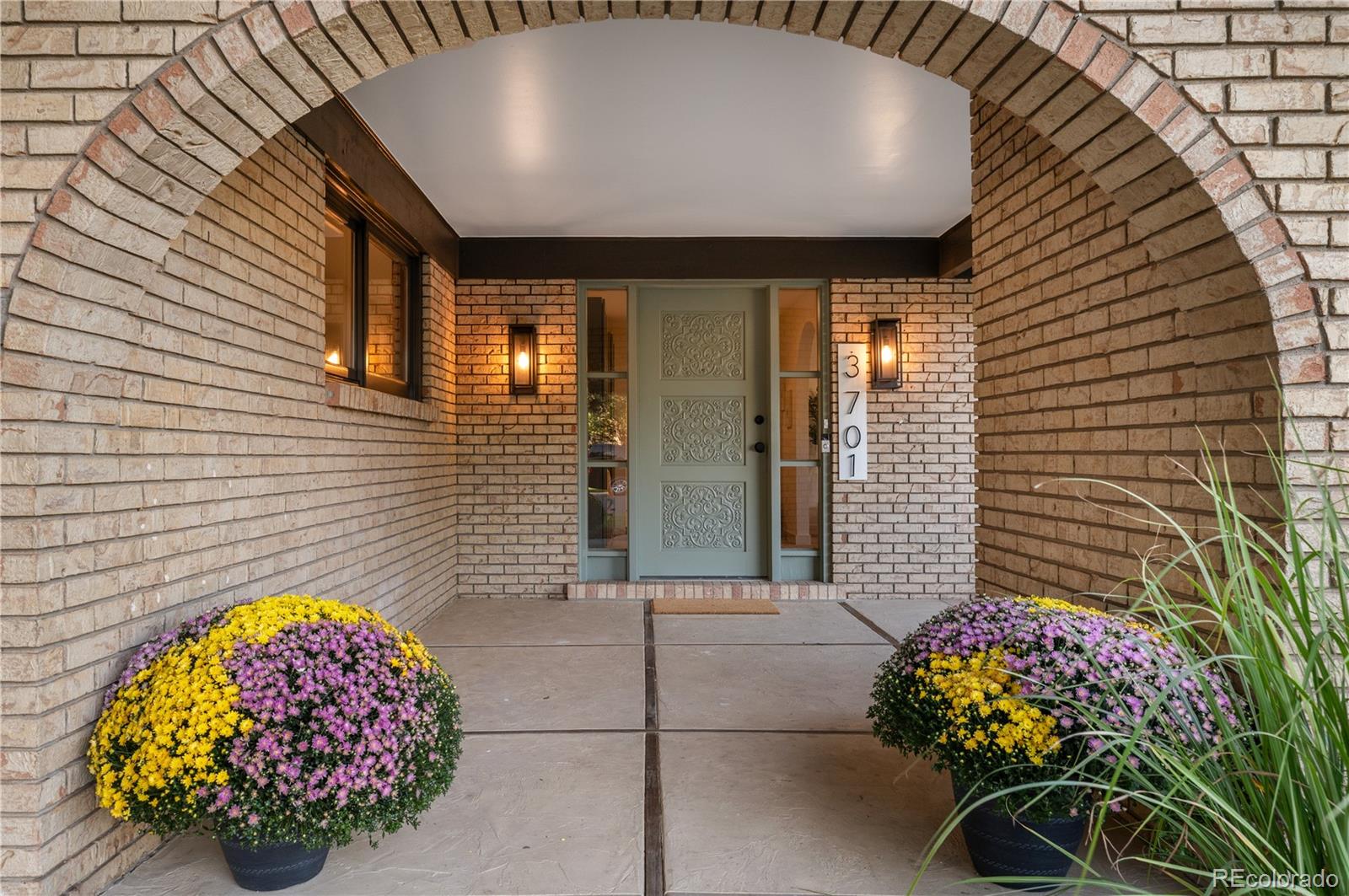 MLS Image #3 for 3701 s peach way,denver, Colorado