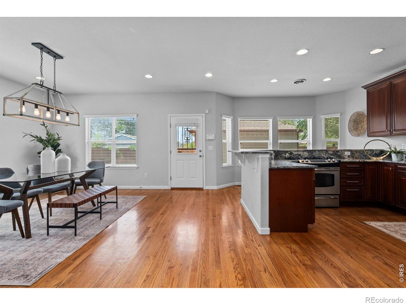 MLS Image #13 for 1017 s krameria street,denver, Colorado