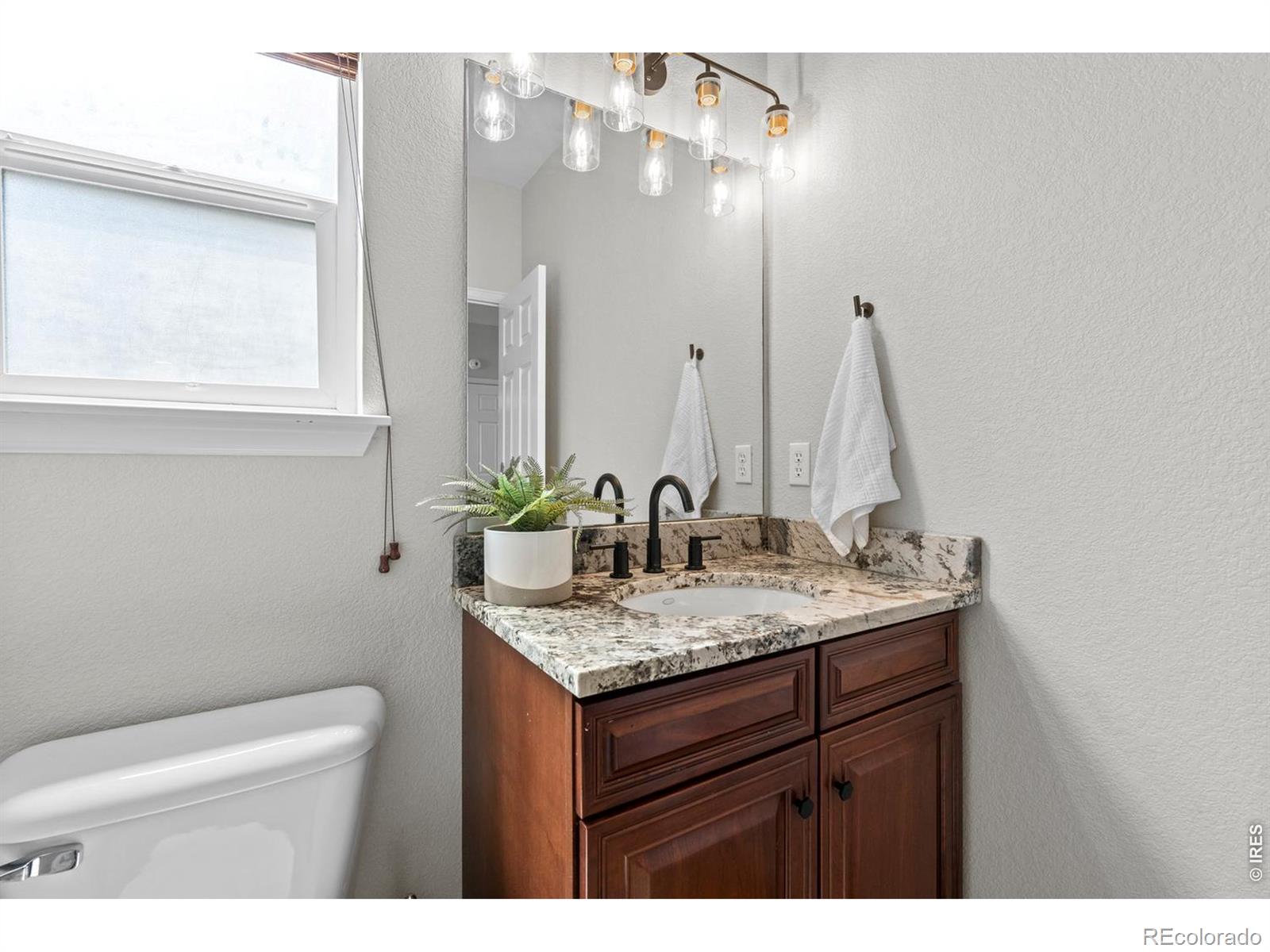 MLS Image #15 for 1017 s krameria street,denver, Colorado