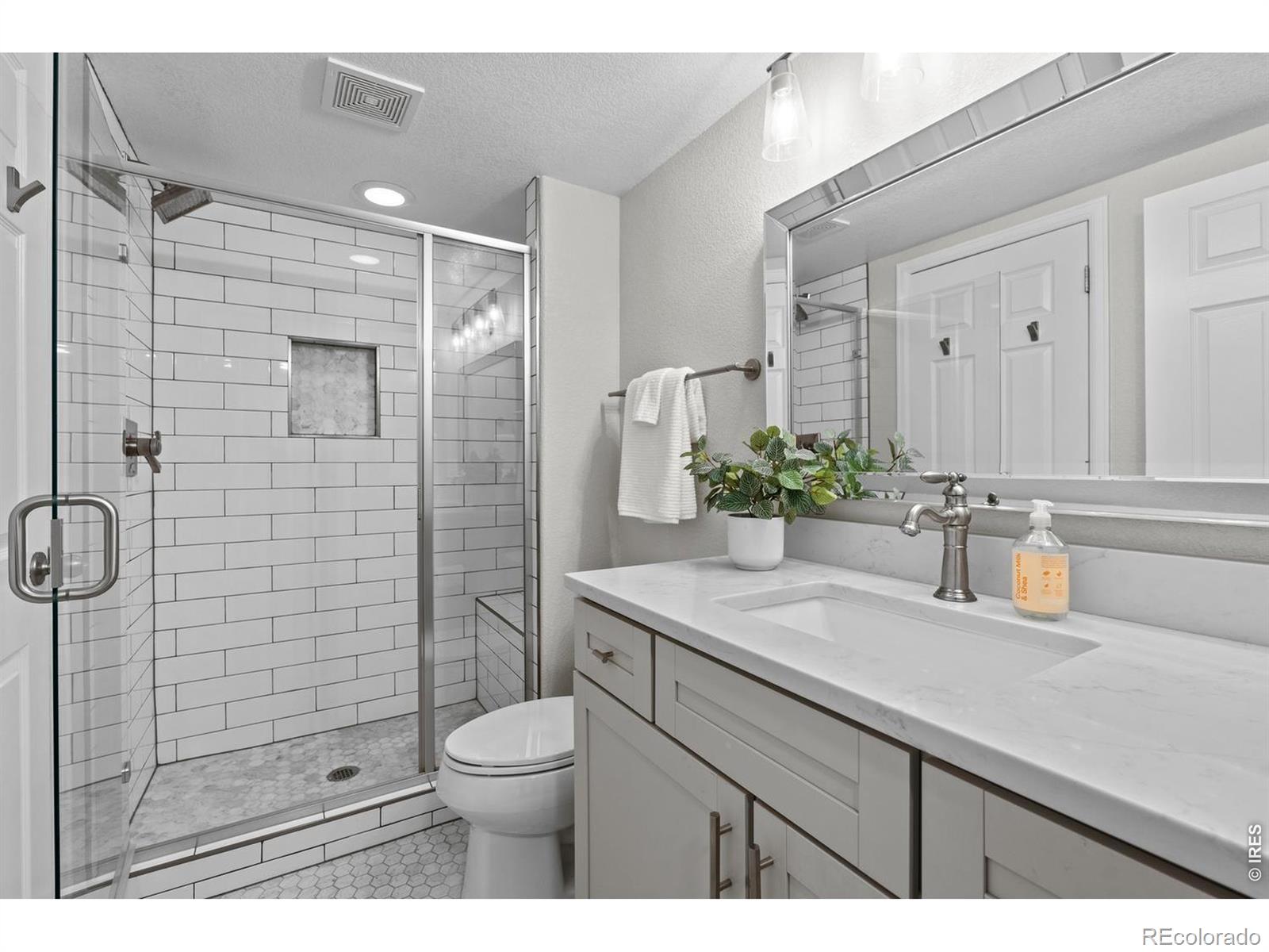 MLS Image #32 for 1017 s krameria street,denver, Colorado
