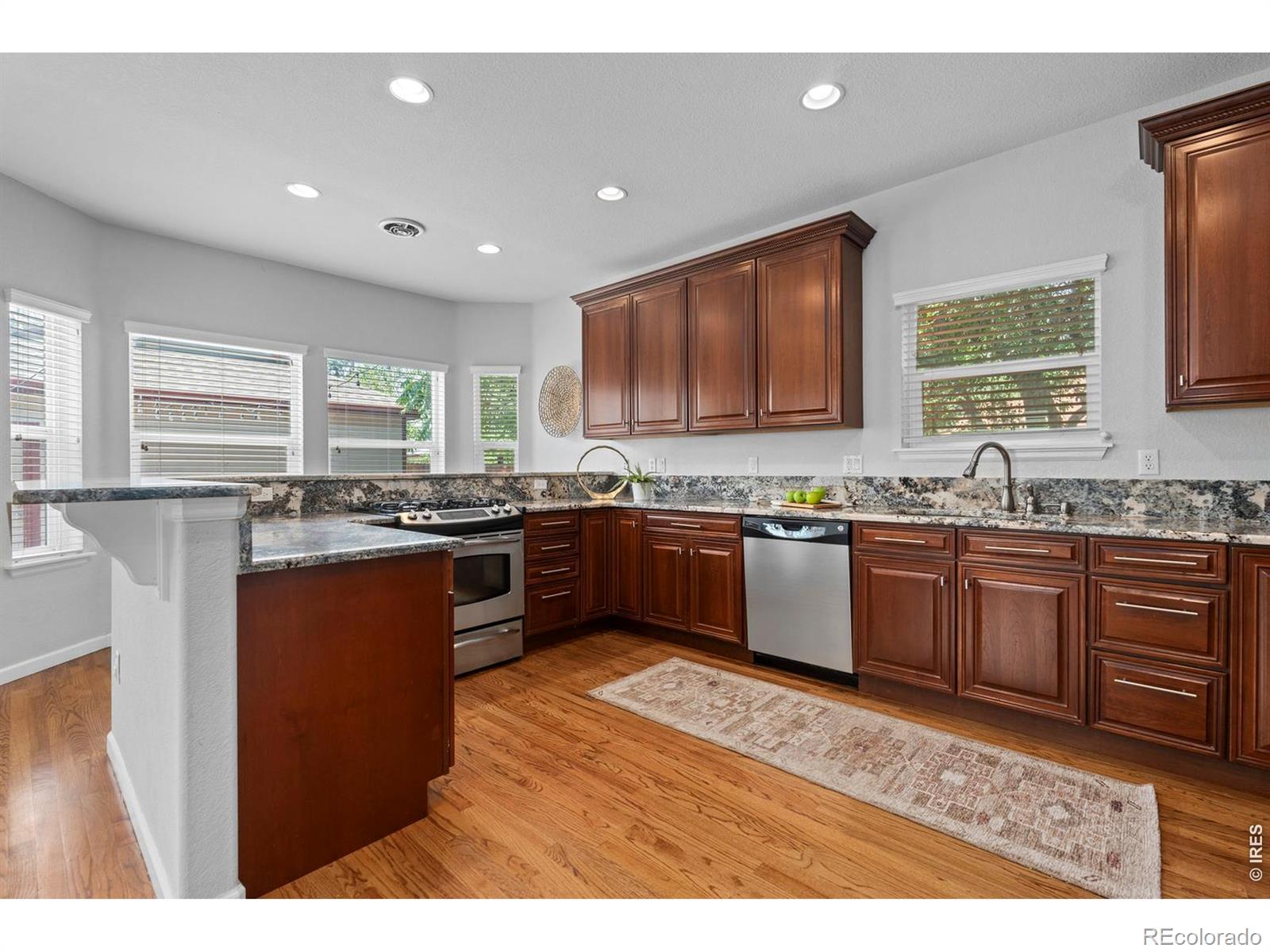 MLS Image #6 for 1017 s krameria street,denver, Colorado