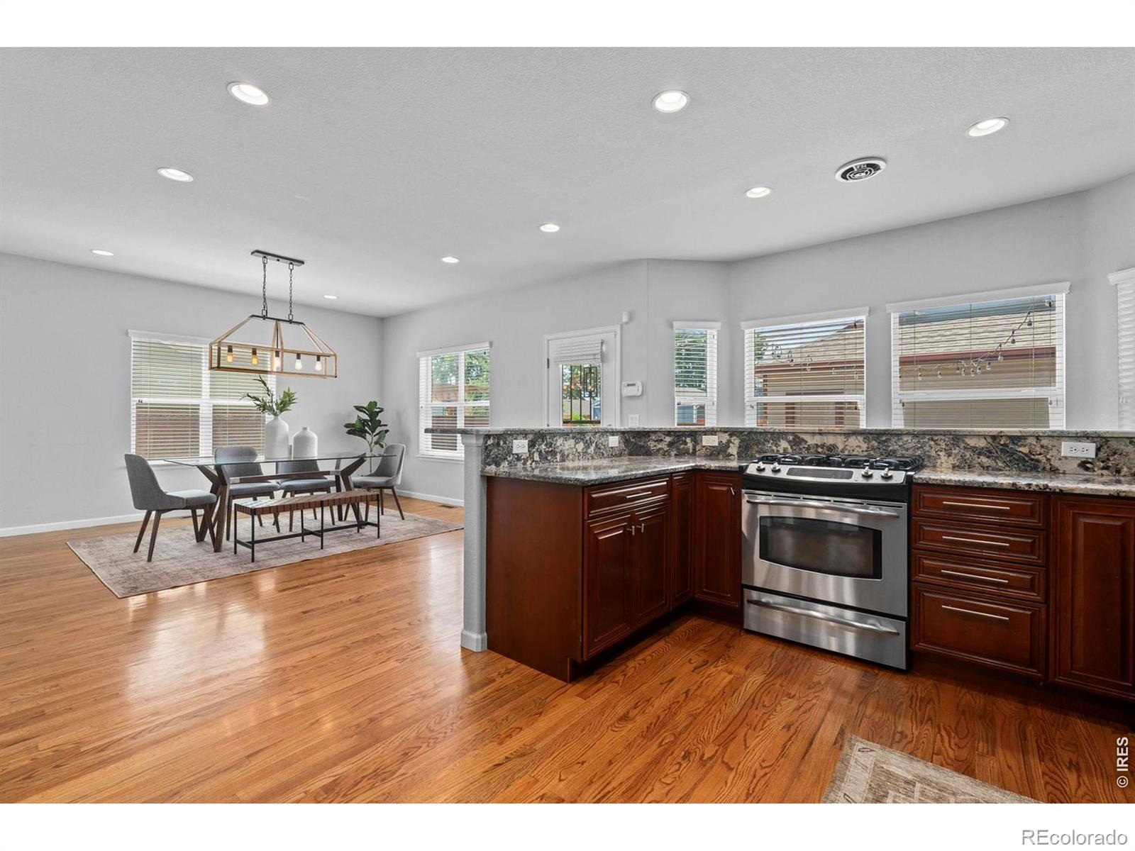 MLS Image #9 for 1017 s krameria street,denver, Colorado