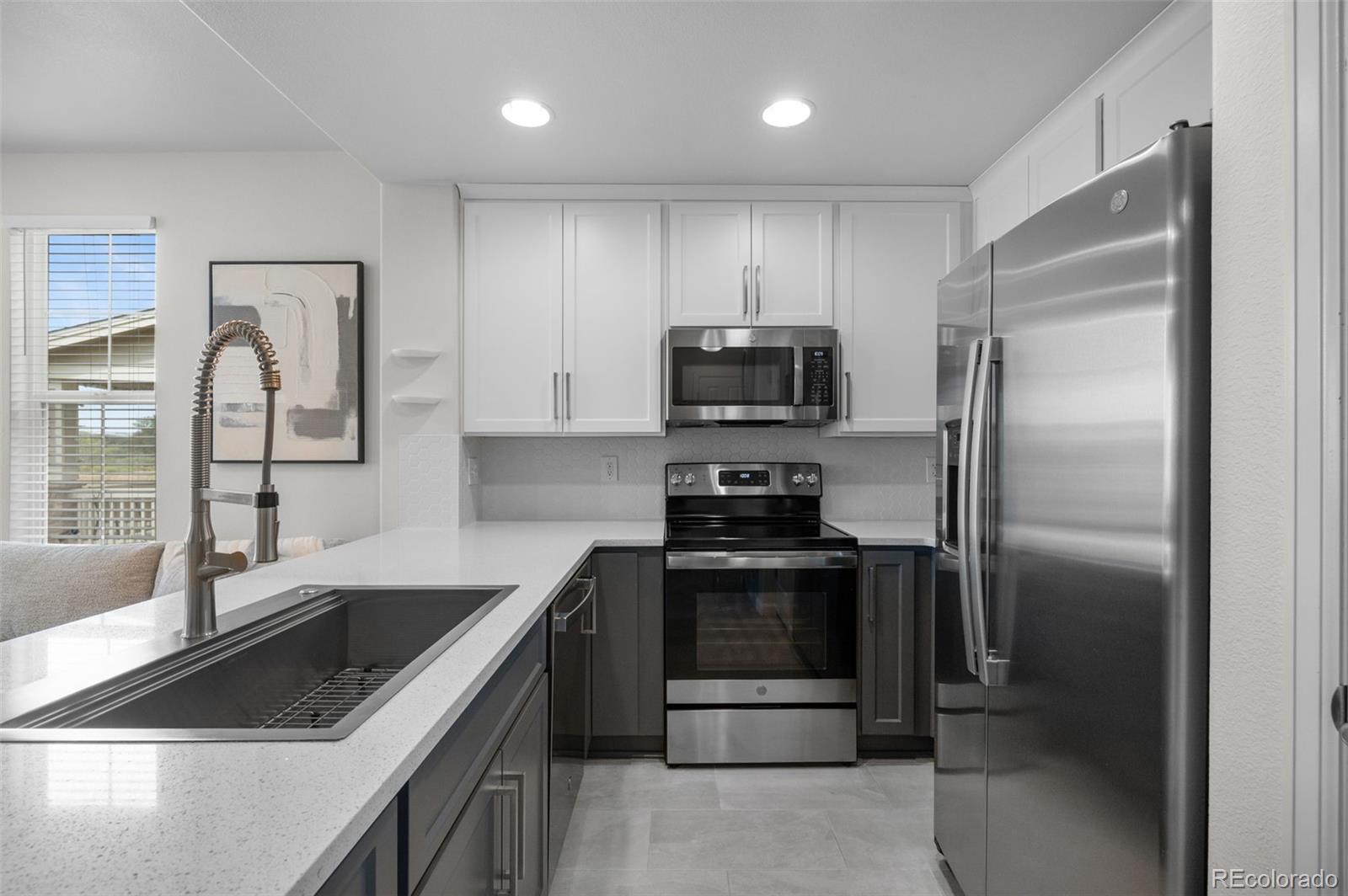 MLS Image #11 for 16170 e geddes lane 15,aurora, Colorado
