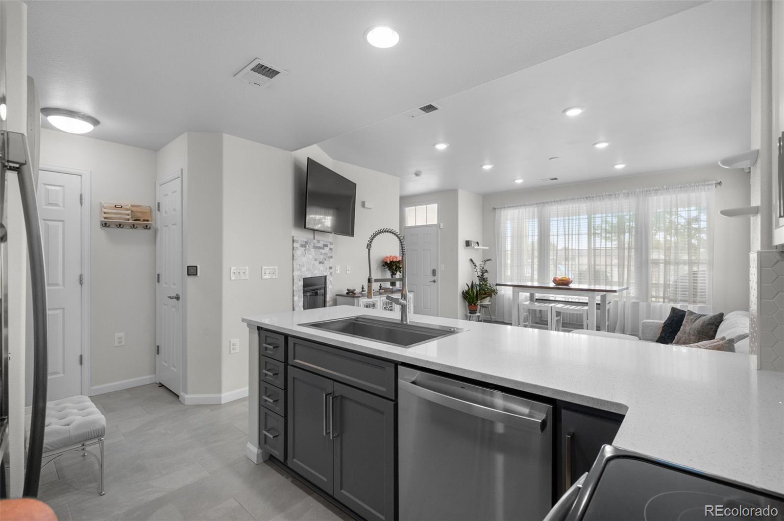 MLS Image #12 for 16170 e geddes lane 15,aurora, Colorado