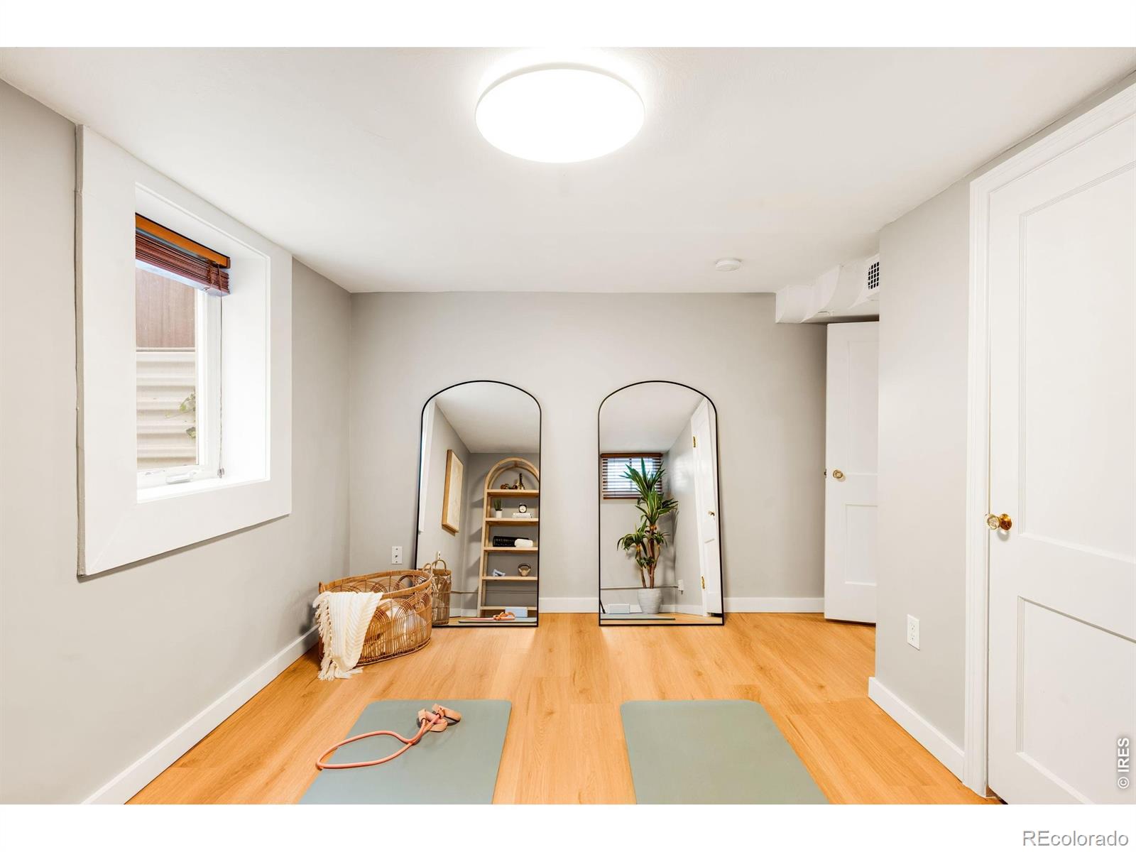MLS Image #44 for 3045  ohm way,denver, Colorado