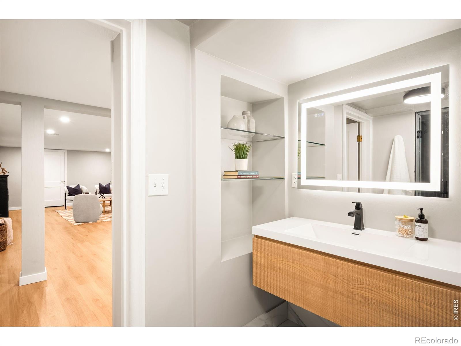 MLS Image #46 for 3045  ohm way,denver, Colorado