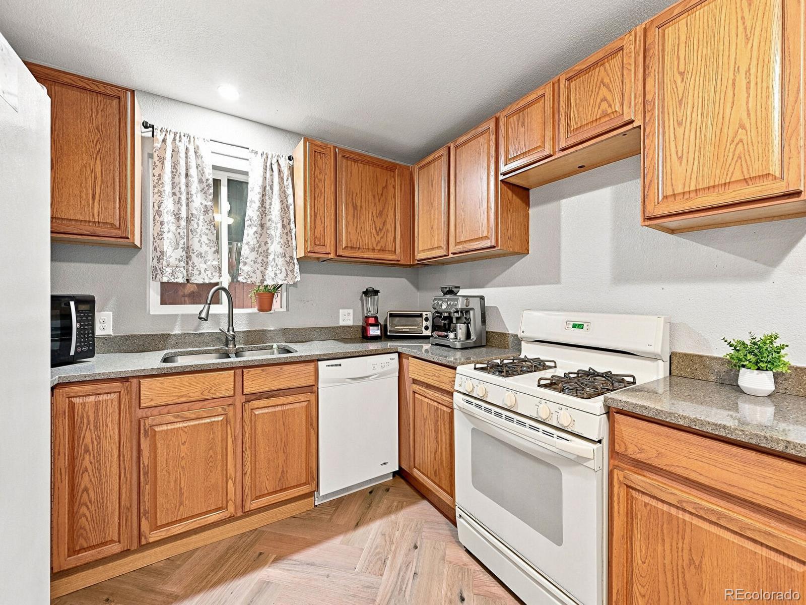 MLS Image #6 for 8671  hopkins drive,denver, Colorado