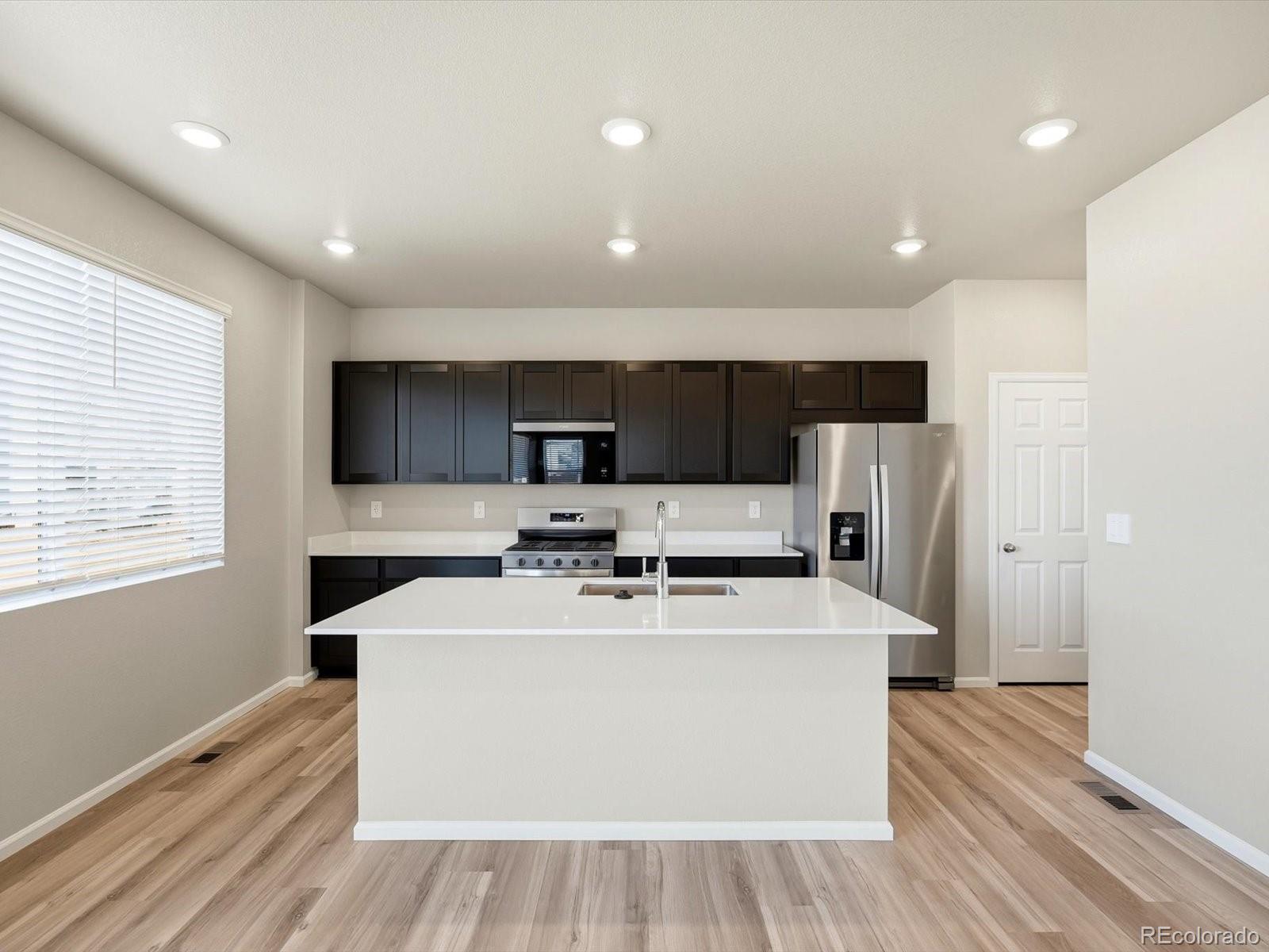 MLS Image #5 for 9224  sedalia street,commerce city, Colorado