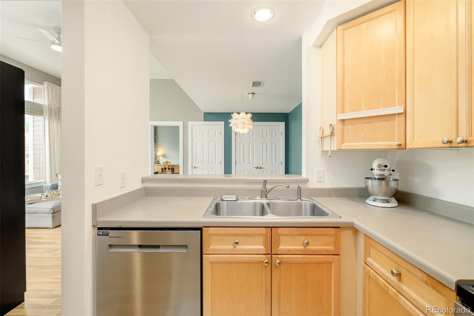 MLS Image #5 for 2849  syracuse court,denver, Colorado