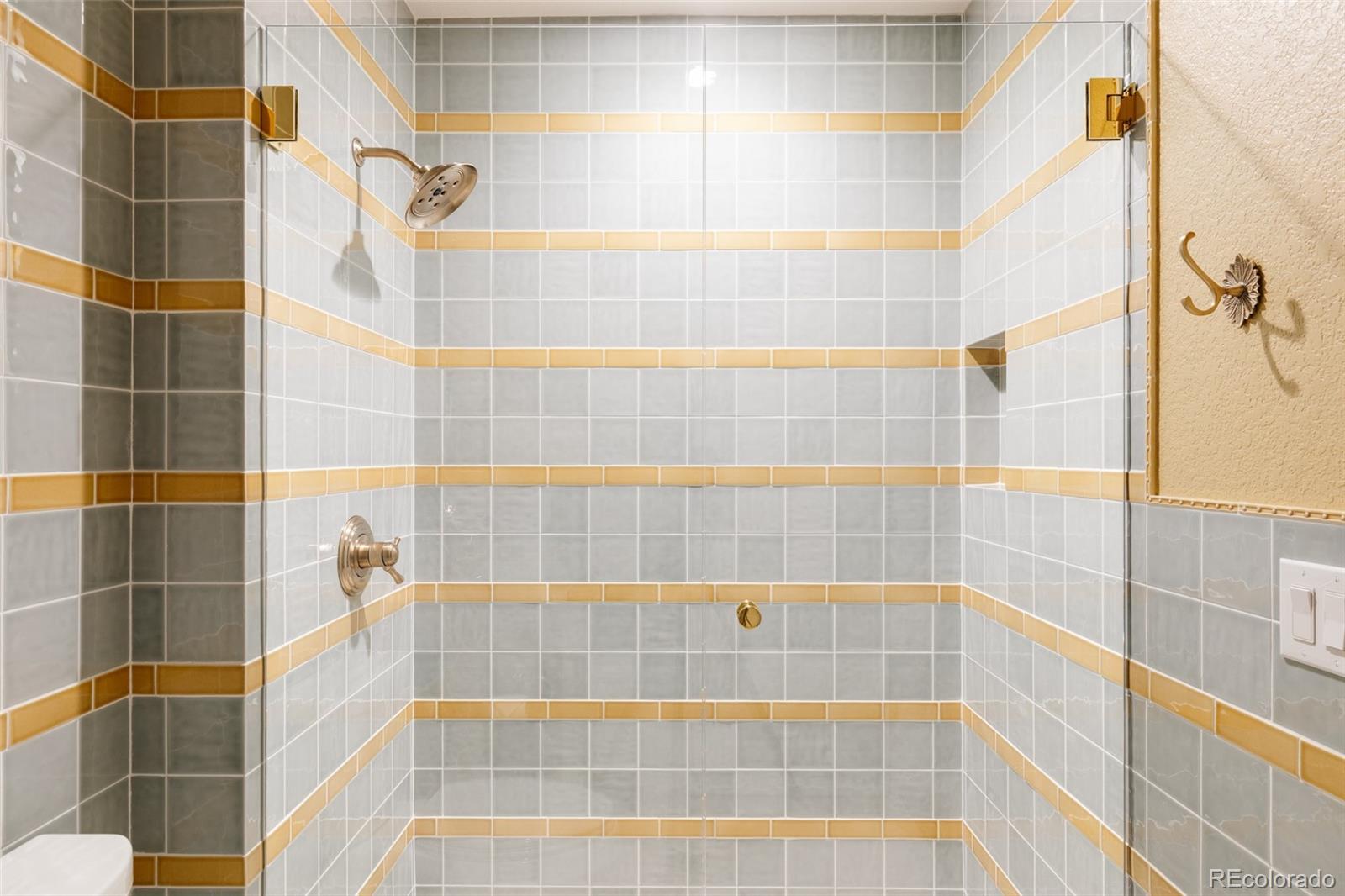 MLS Image #20 for 745 s york street,denver, Colorado