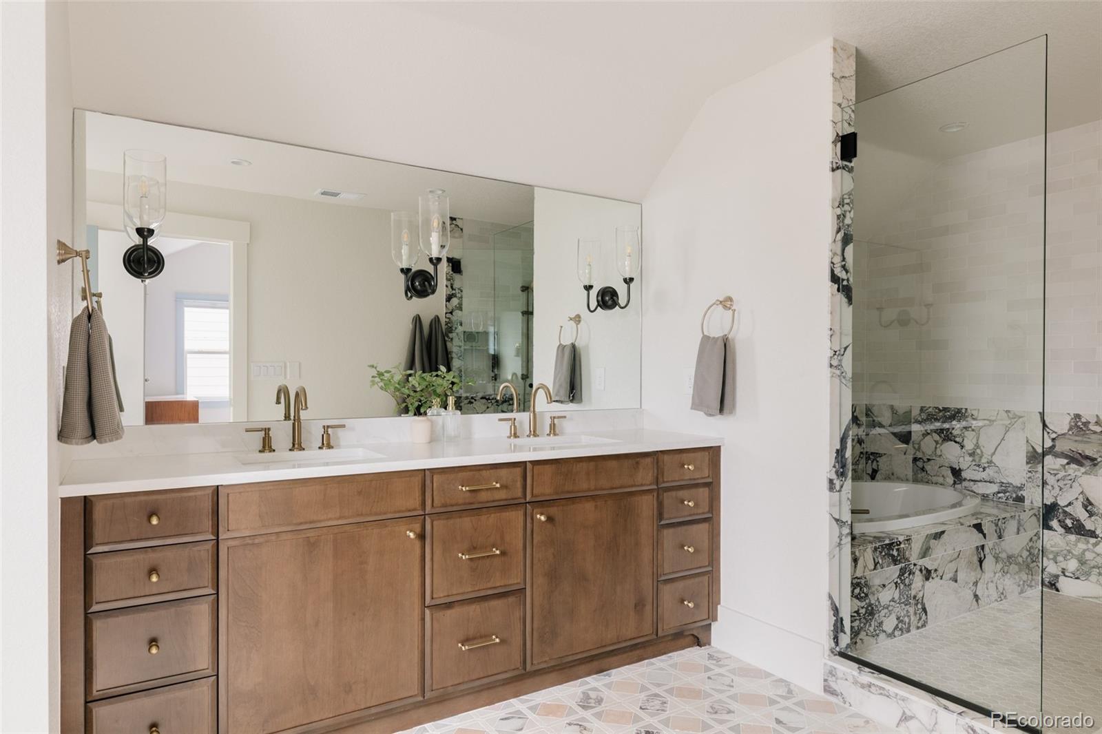 MLS Image #25 for 745 s york street,denver, Colorado