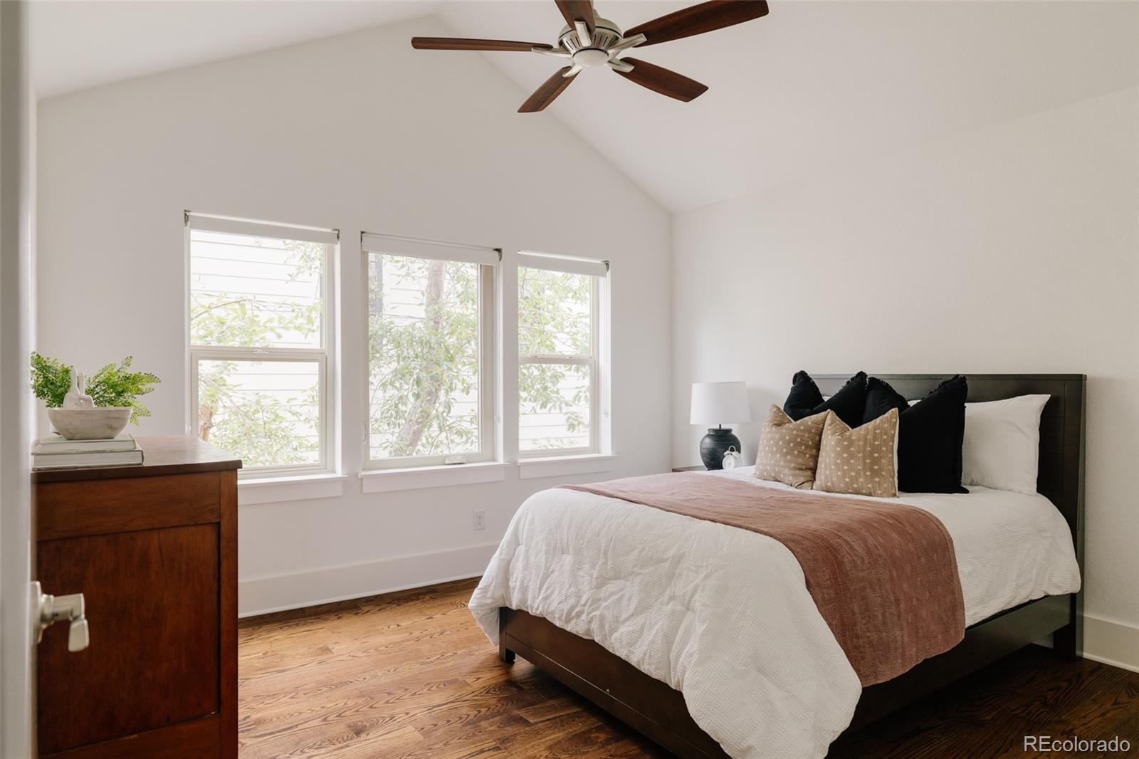 MLS Image #33 for 745 s york street,denver, Colorado