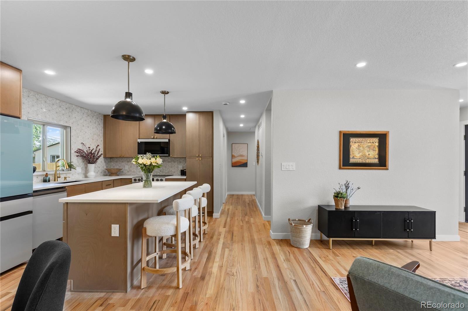MLS Image #10 for 954 s ivy street,denver, Colorado