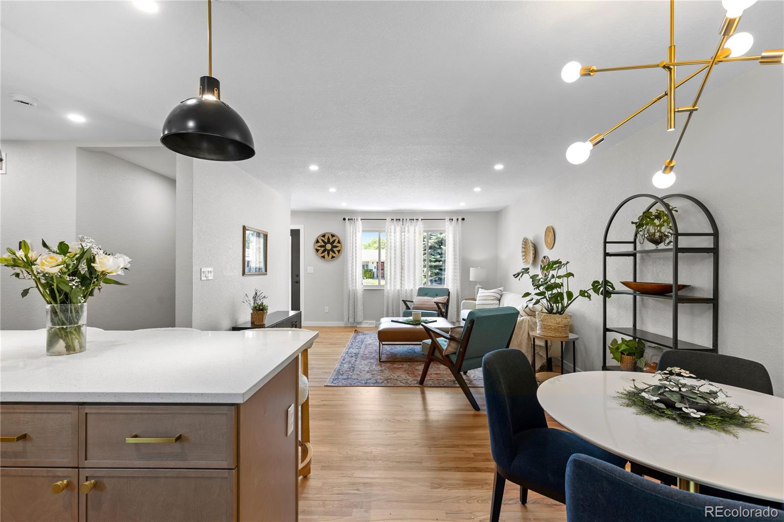 MLS Image #13 for 954 s ivy street,denver, Colorado