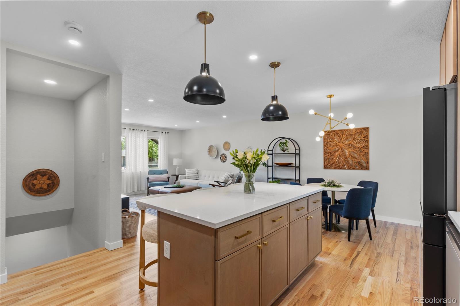 MLS Image #16 for 954 s ivy street,denver, Colorado