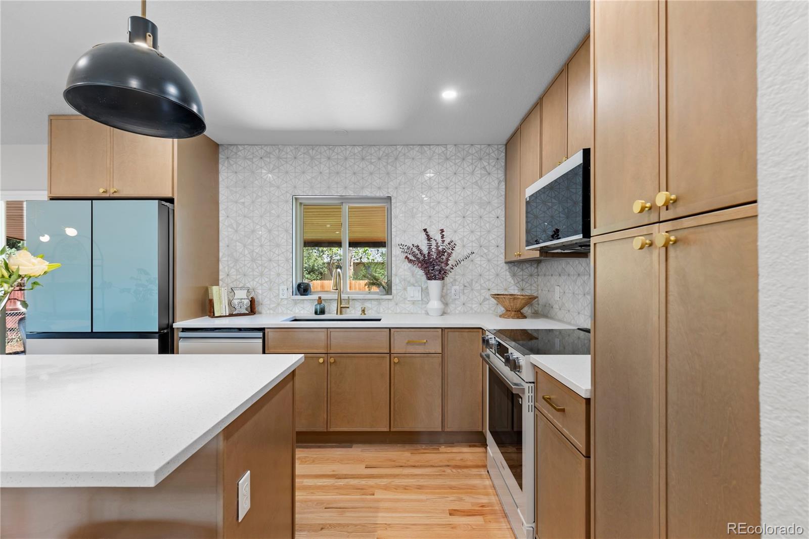 MLS Image #19 for 954 s ivy street,denver, Colorado