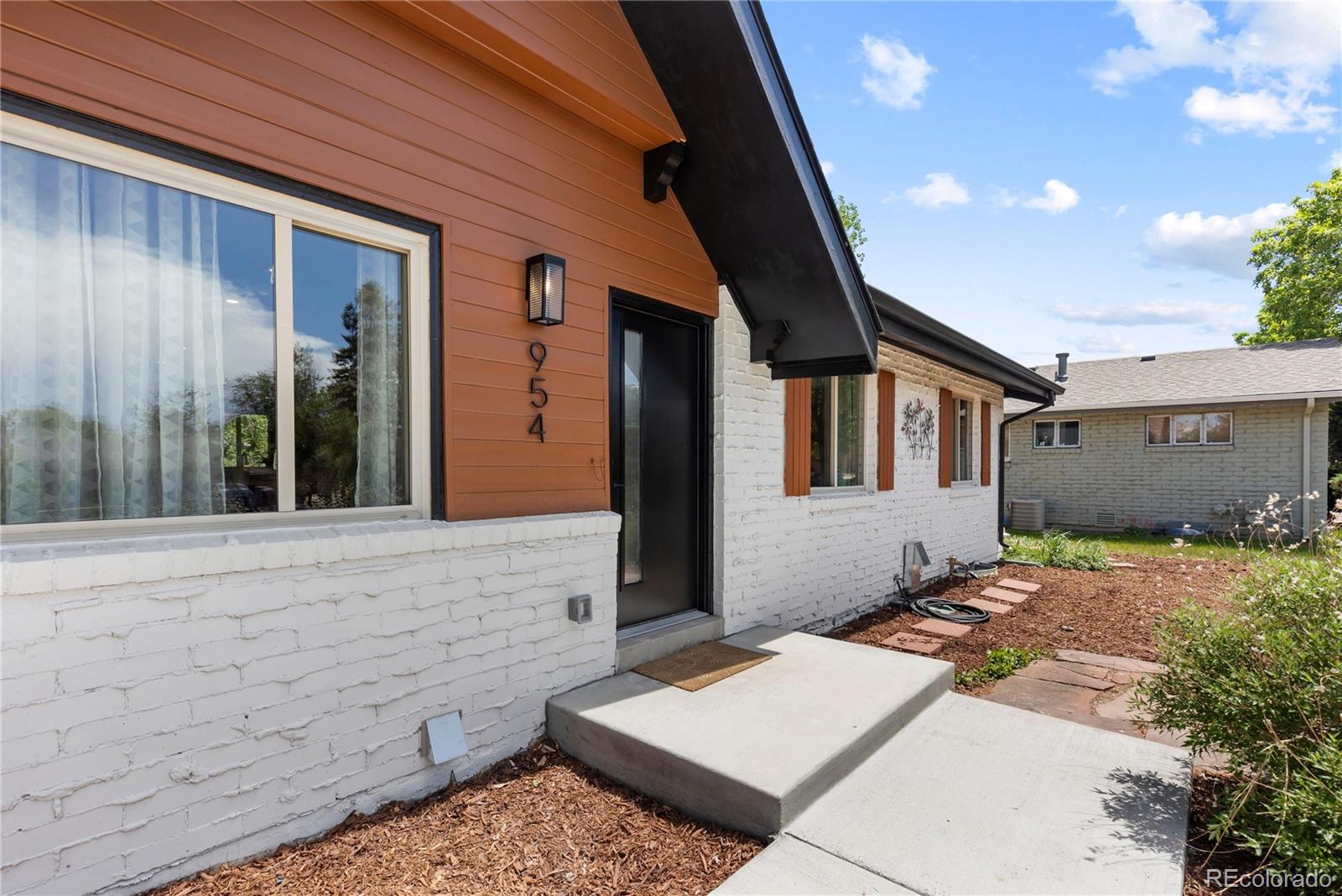 MLS Image #2 for 954 s ivy street,denver, Colorado