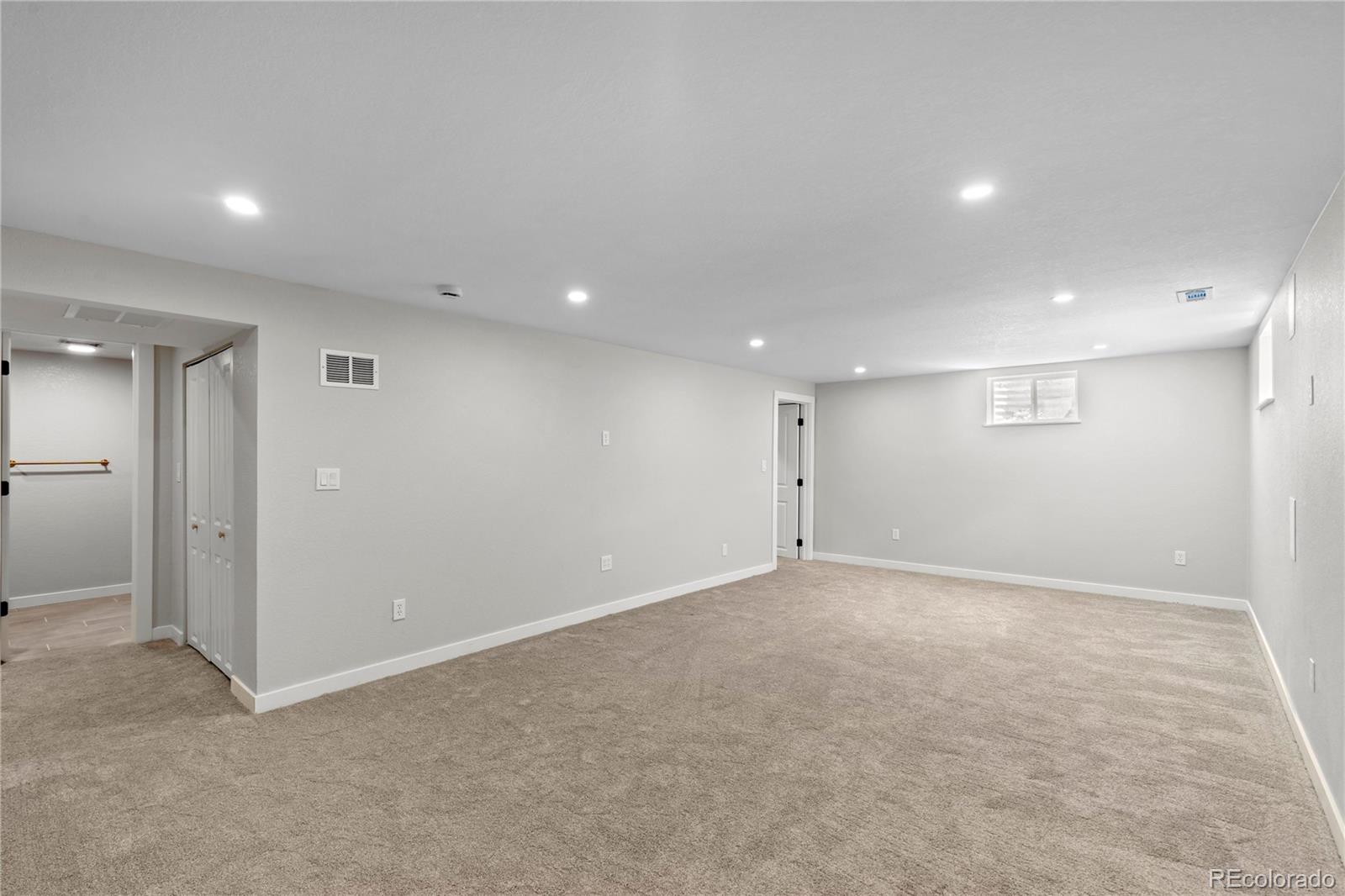 MLS Image #33 for 954 s ivy street,denver, Colorado