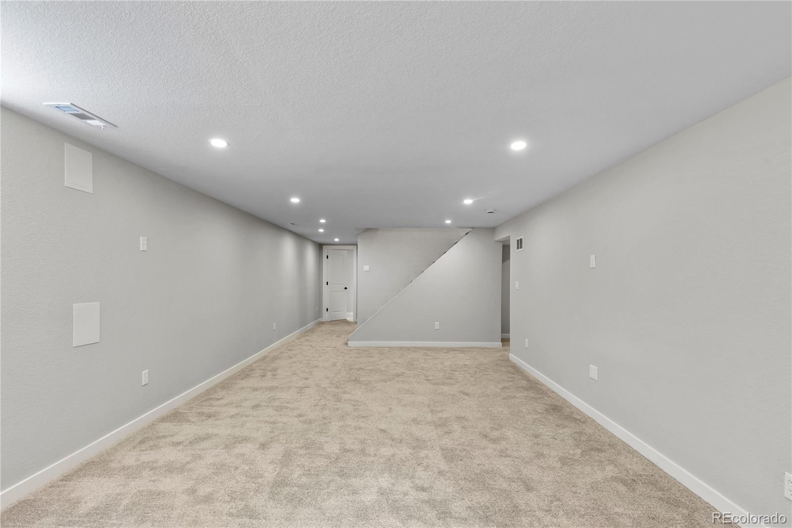 MLS Image #34 for 954 s ivy street,denver, Colorado