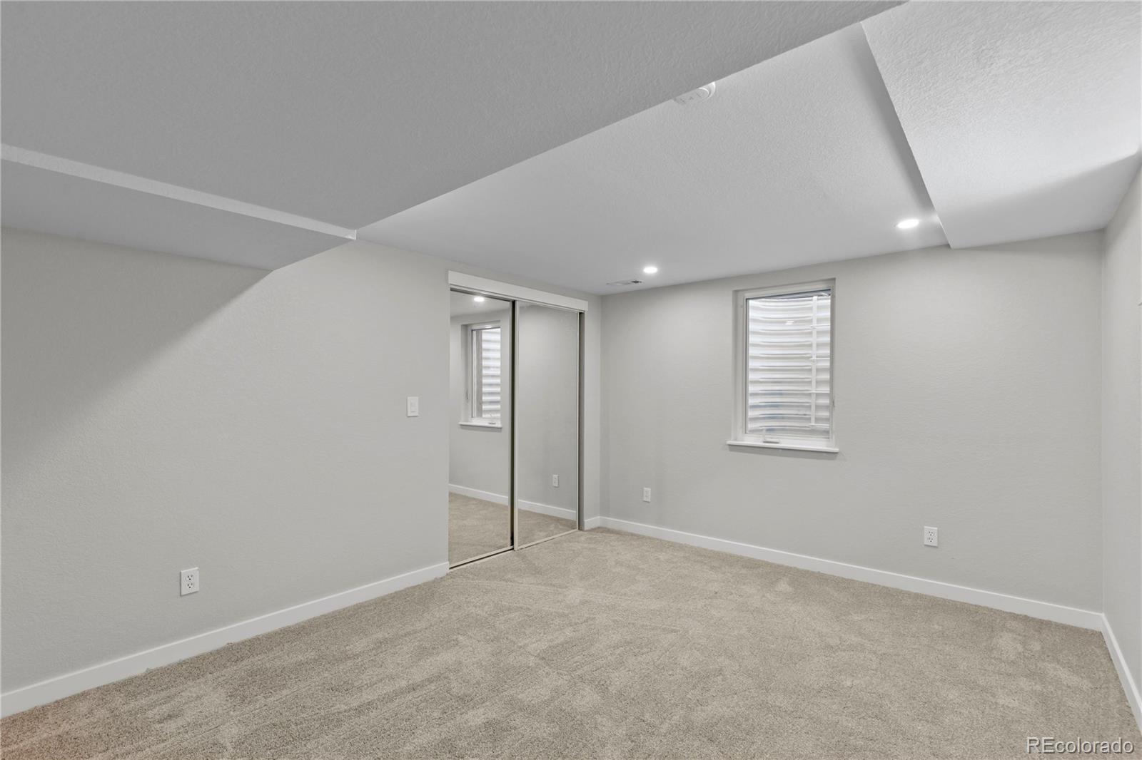 MLS Image #35 for 954 s ivy street,denver, Colorado