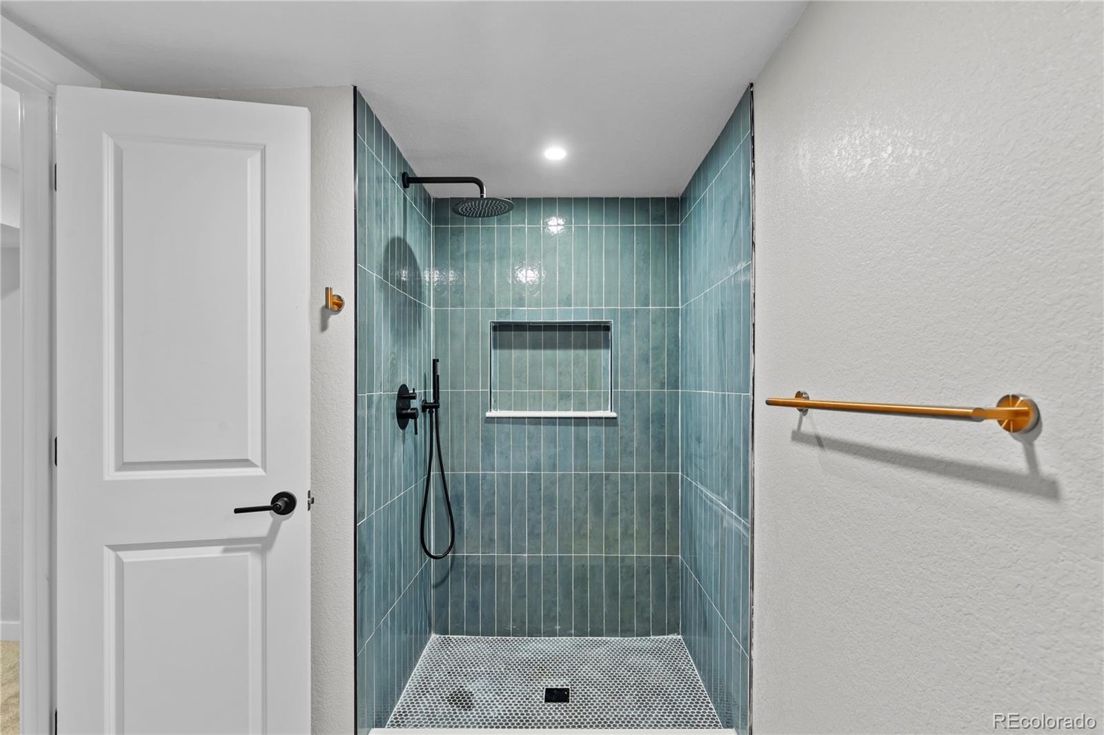 MLS Image #37 for 954 s ivy street,denver, Colorado