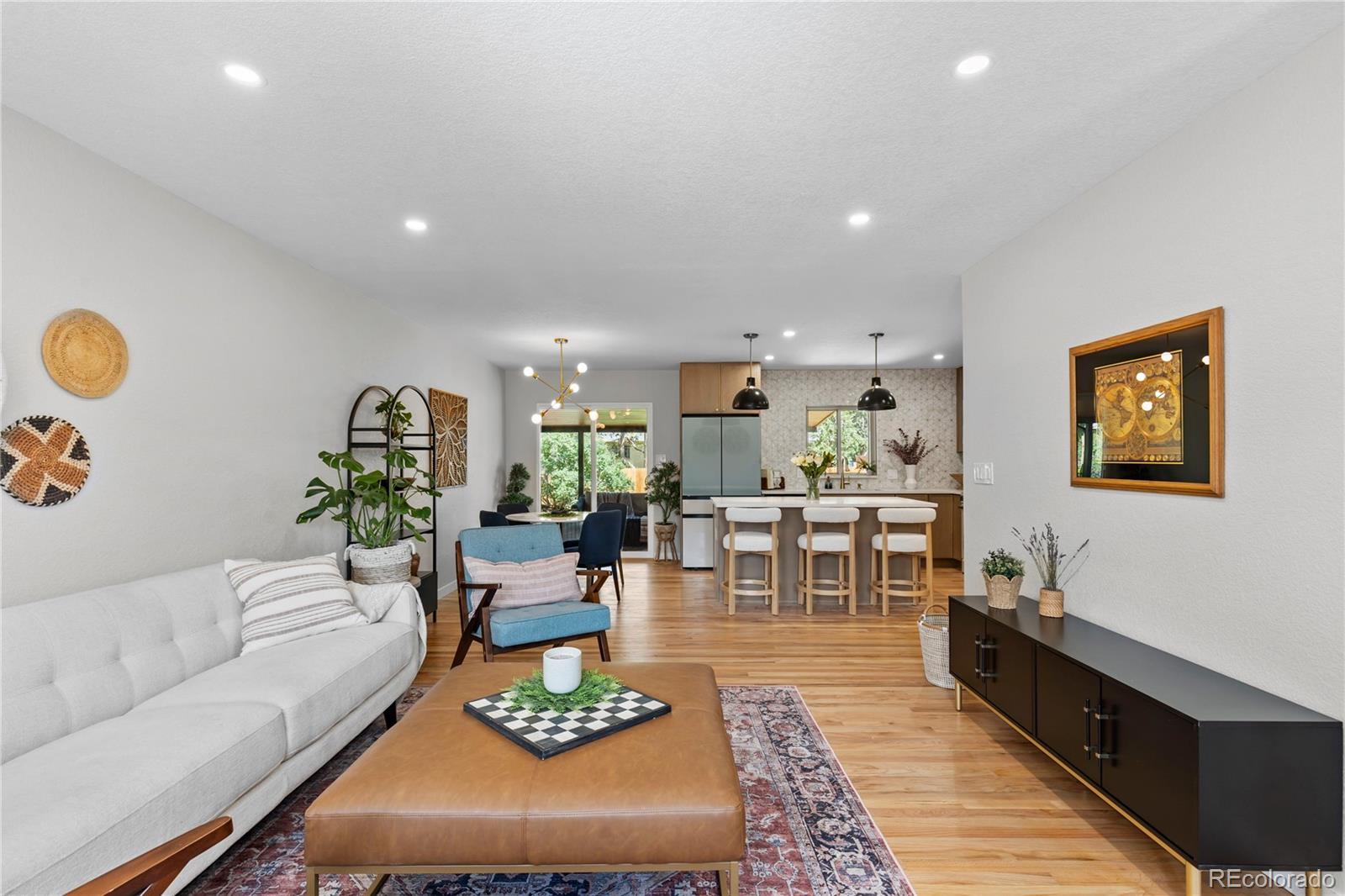 MLS Image #4 for 954 s ivy street,denver, Colorado
