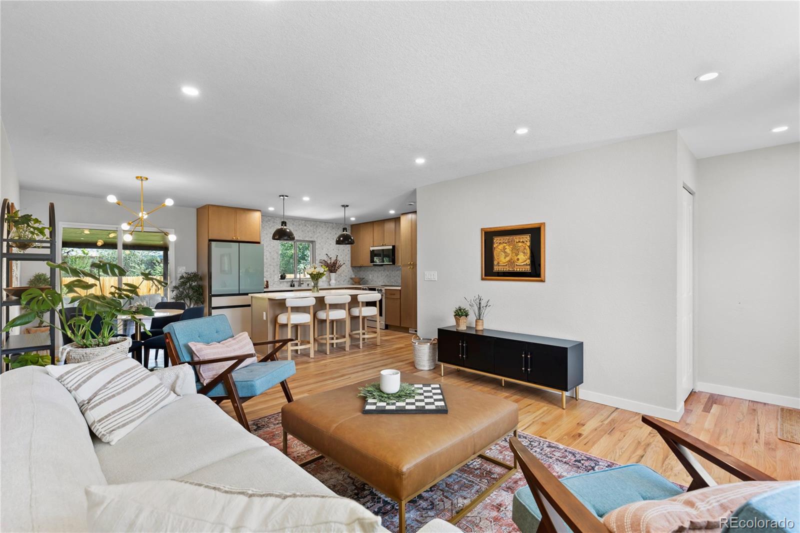MLS Image #6 for 954 s ivy street,denver, Colorado