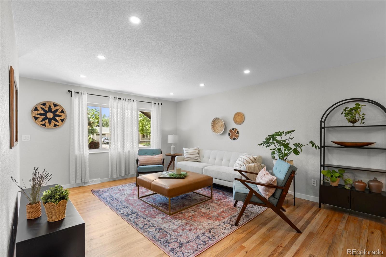 MLS Image #7 for 954 s ivy street,denver, Colorado