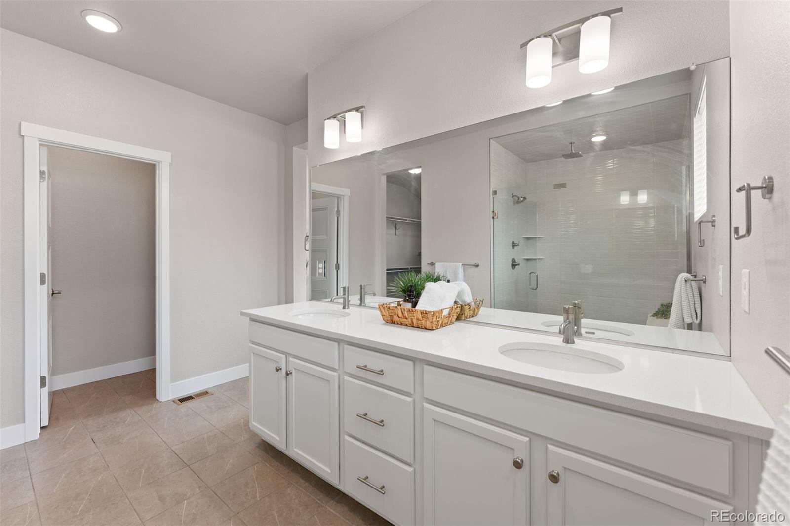 MLS Image #22 for 9751 e 62nd drive,denver, Colorado