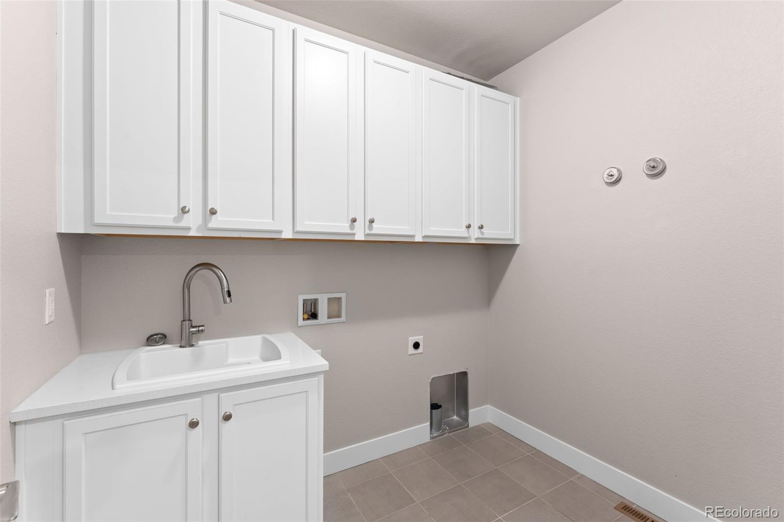 MLS Image #25 for 9751 e 62nd drive,denver, Colorado