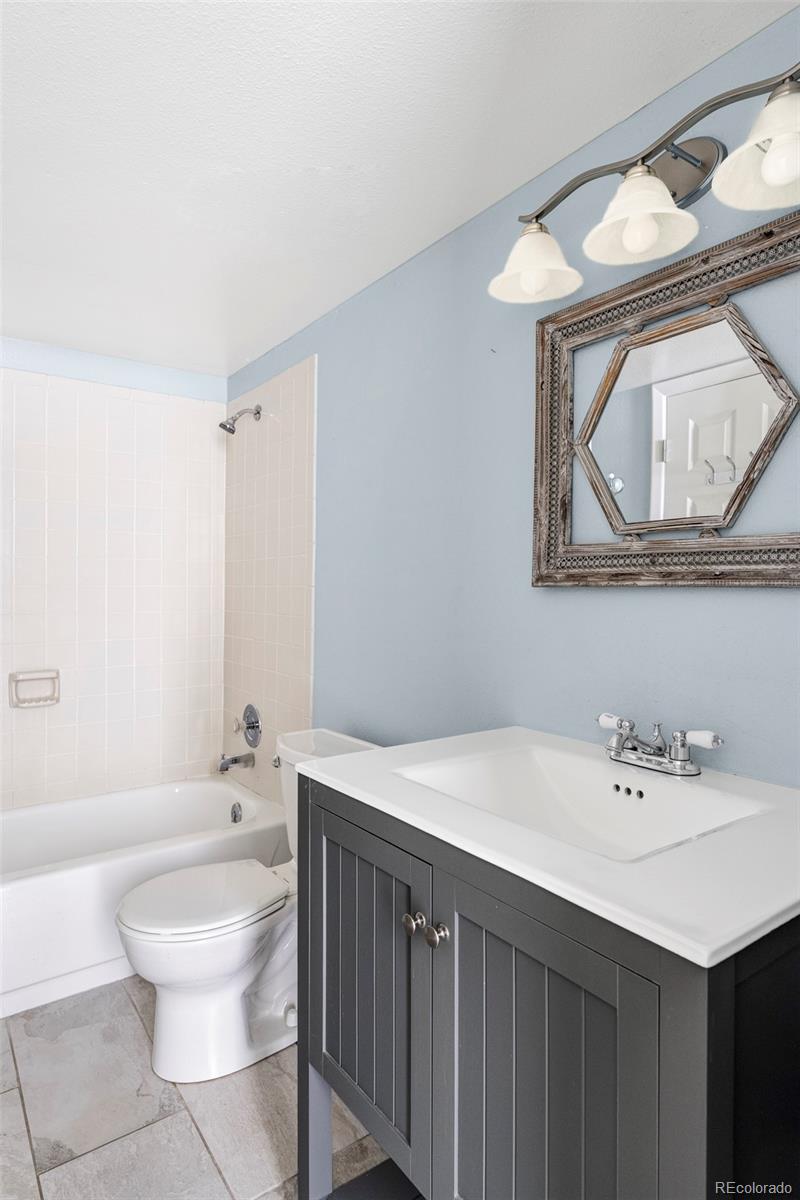 MLS Image #16 for 1226 s monaco street parkway,denver, Colorado