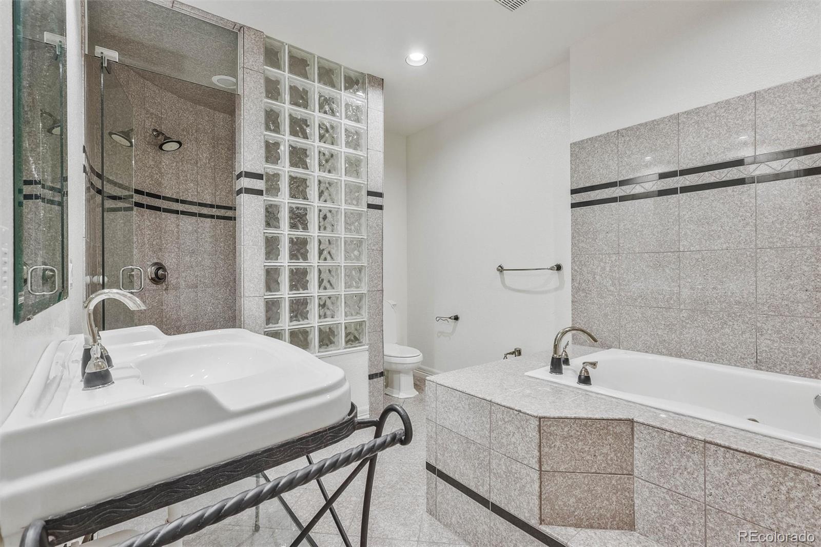 MLS Image #25 for 7018 s netherland way,aurora, Colorado