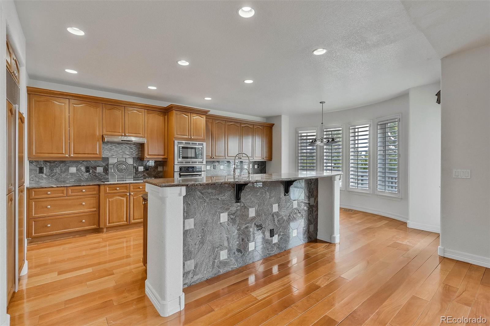 MLS Image #3 for 7018 s netherland way,aurora, Colorado