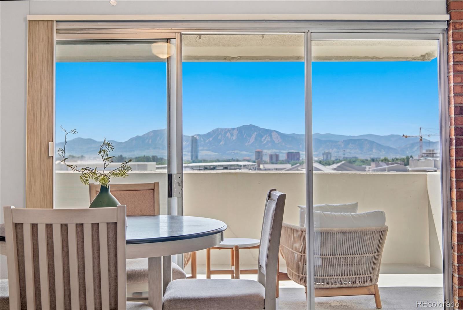 MLS Image #4 for 2  adams street 905,denver, Colorado