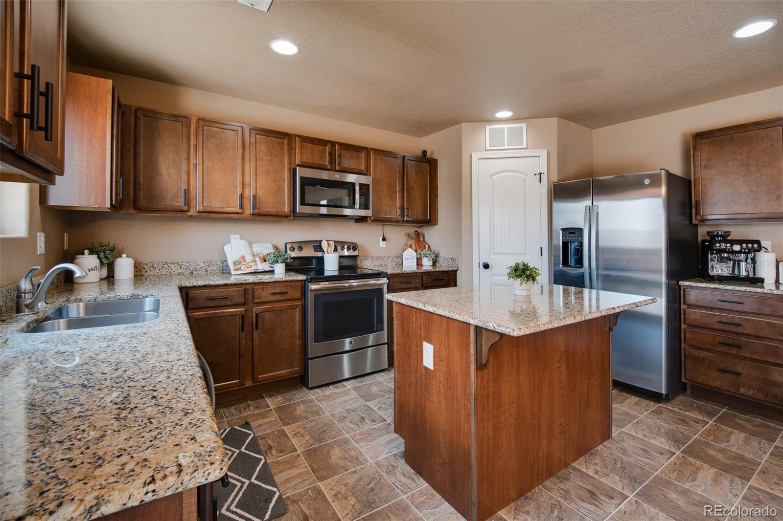 MLS Image #13 for 3641  desert willow lane,colorado springs, Colorado