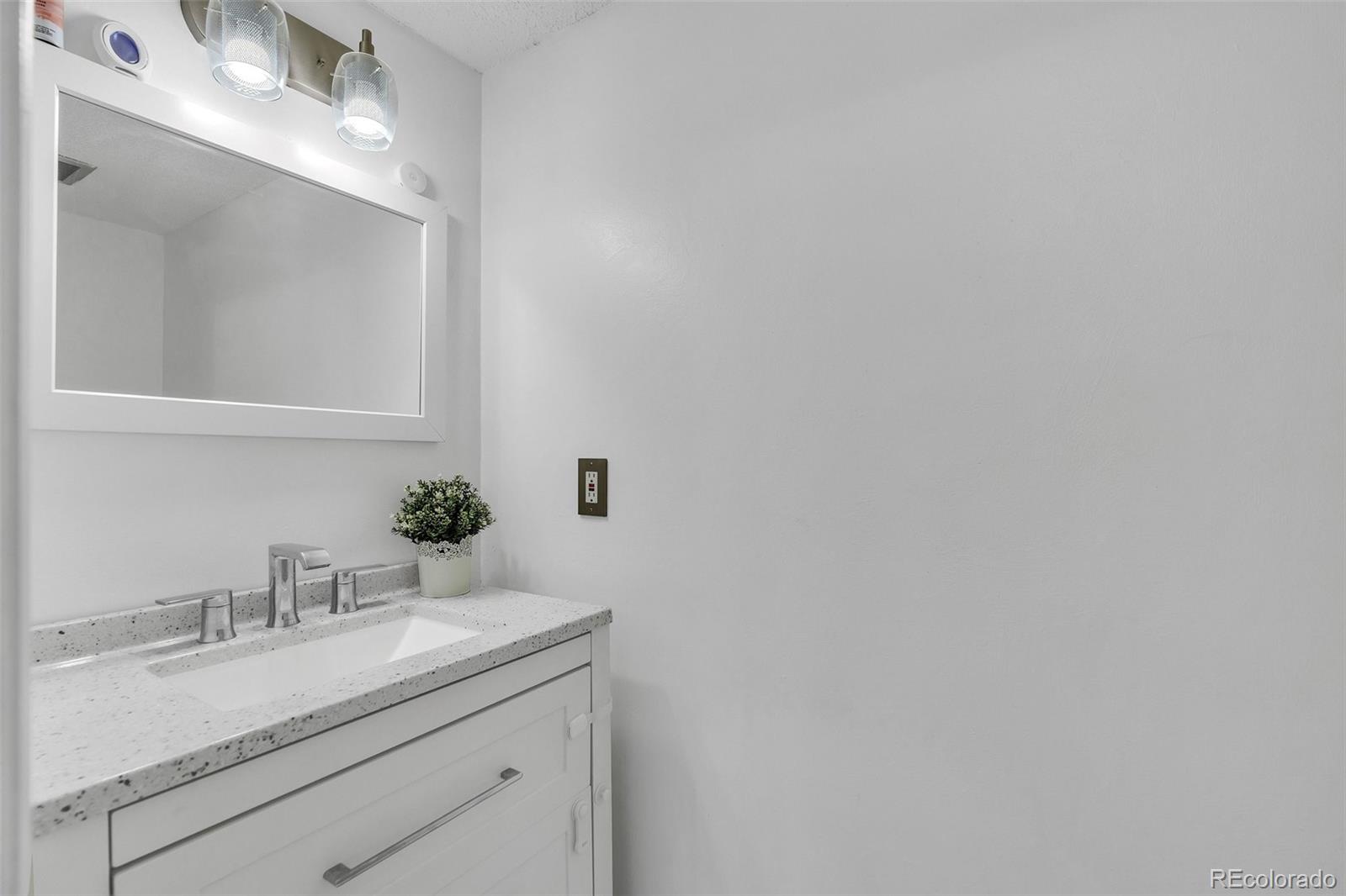 MLS Image #19 for 12005 e yale avenue,aurora, Colorado