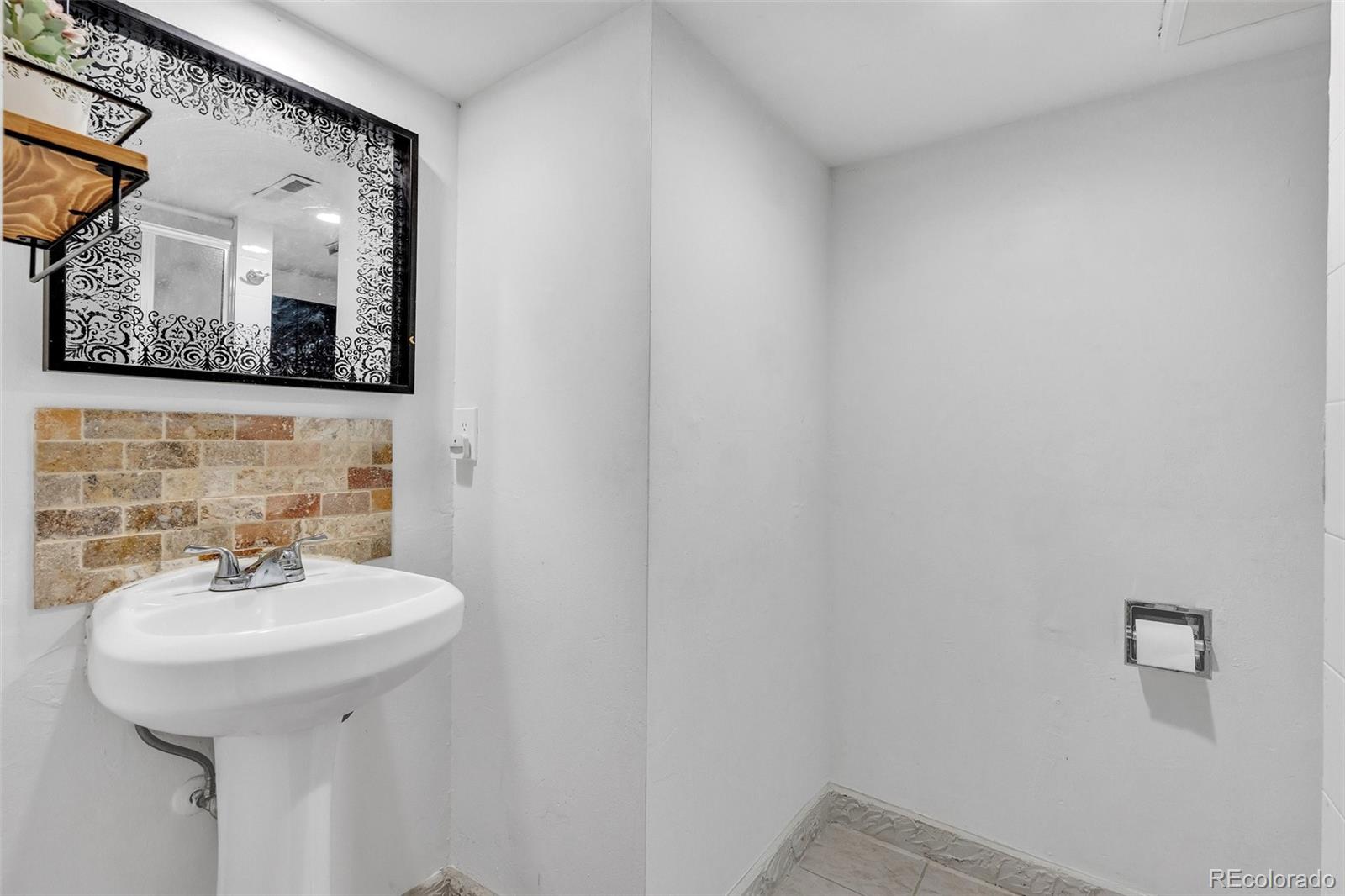 MLS Image #34 for 12005 e yale avenue,aurora, Colorado