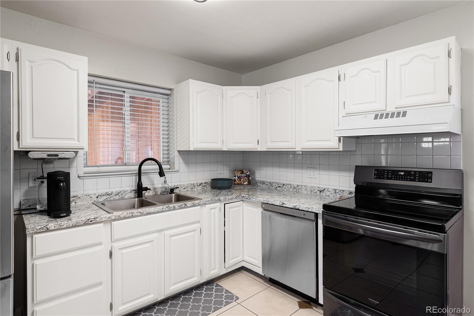 MLS Image #7 for 2331 s wolff street,denver, Colorado