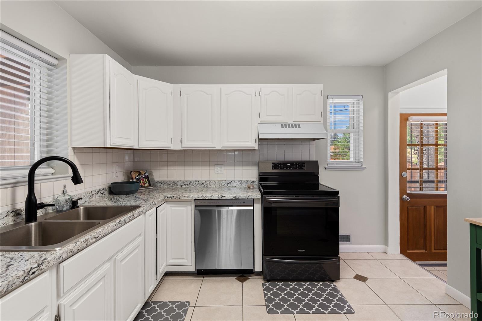 MLS Image #9 for 2331 s wolff street,denver, Colorado