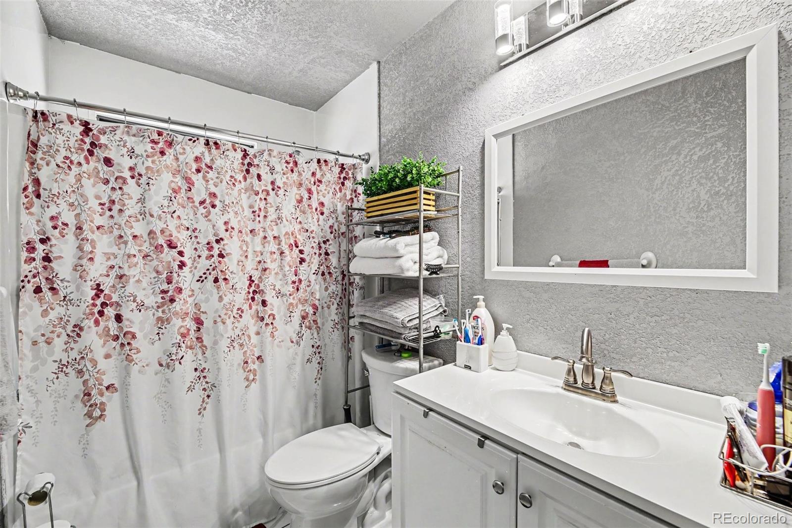 MLS Image #13 for 5534  xanadu street,denver, Colorado