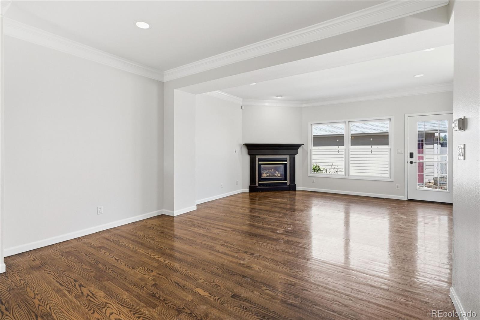 MLS Image #12 for 944  ivanhoe street,denver, Colorado