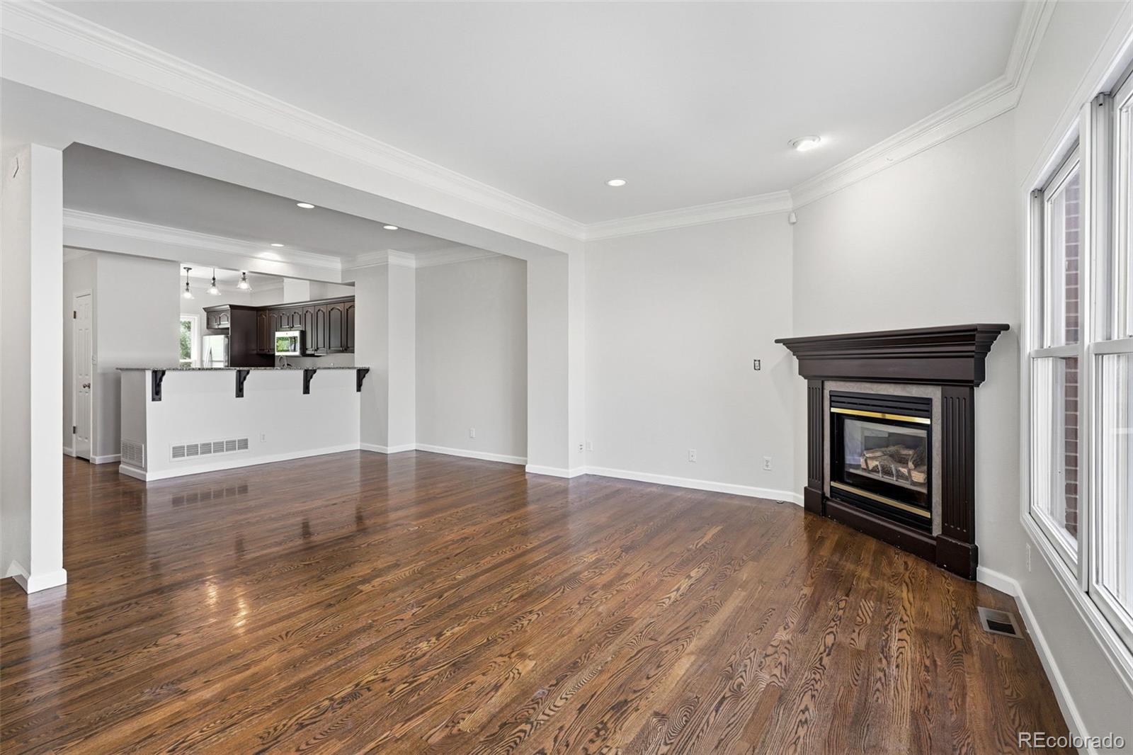 MLS Image #13 for 944  ivanhoe street,denver, Colorado