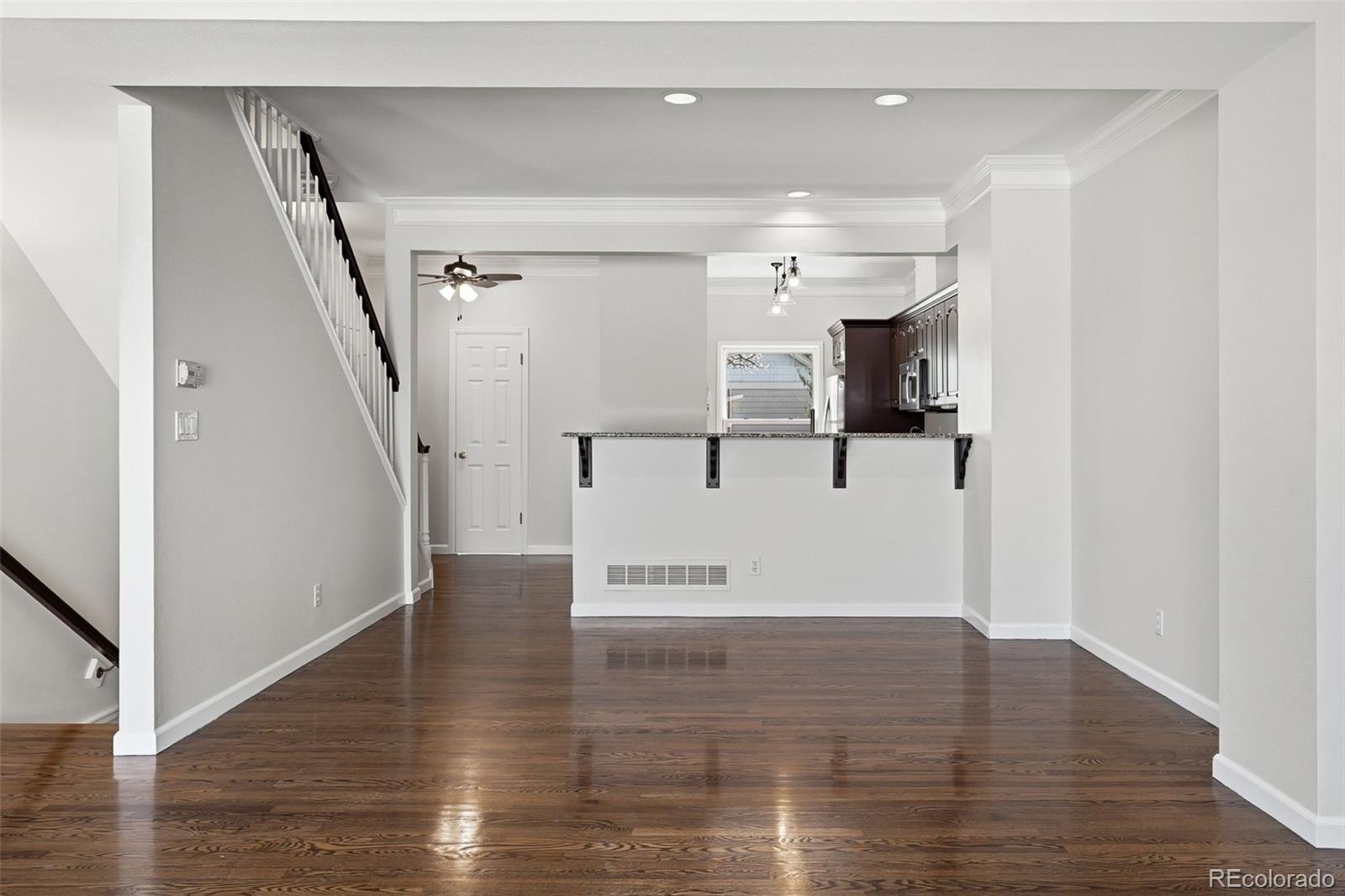 MLS Image #14 for 944  ivanhoe street,denver, Colorado