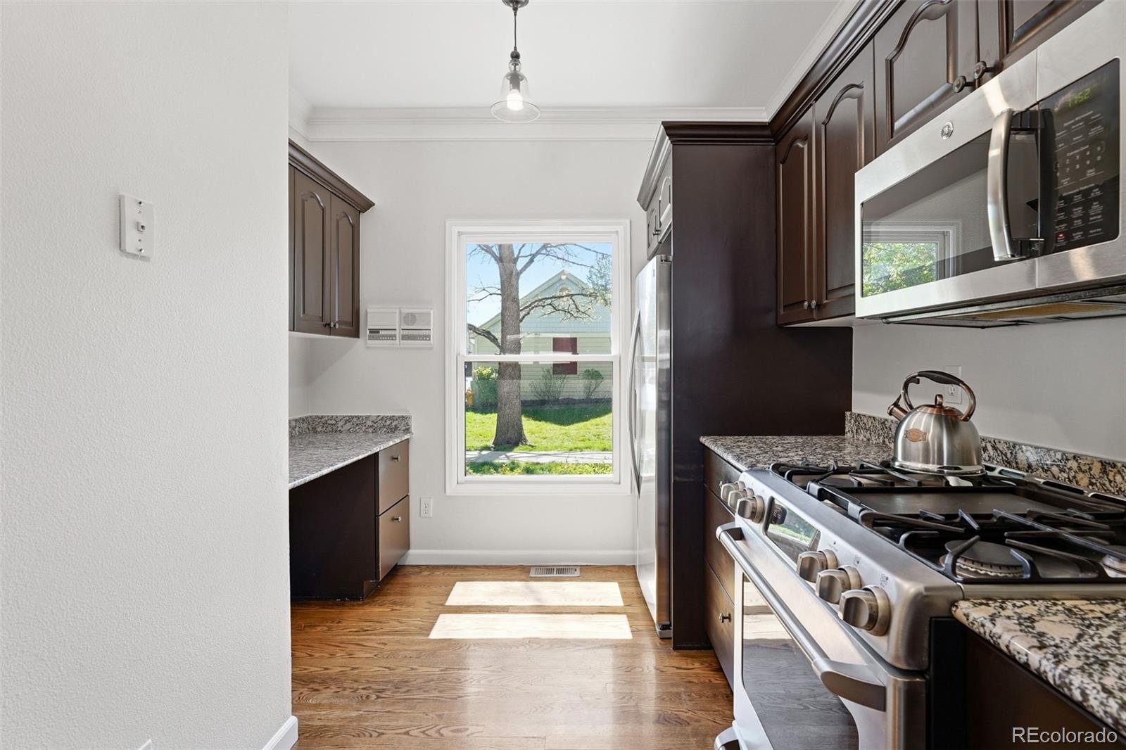 MLS Image #16 for 944  ivanhoe street,denver, Colorado