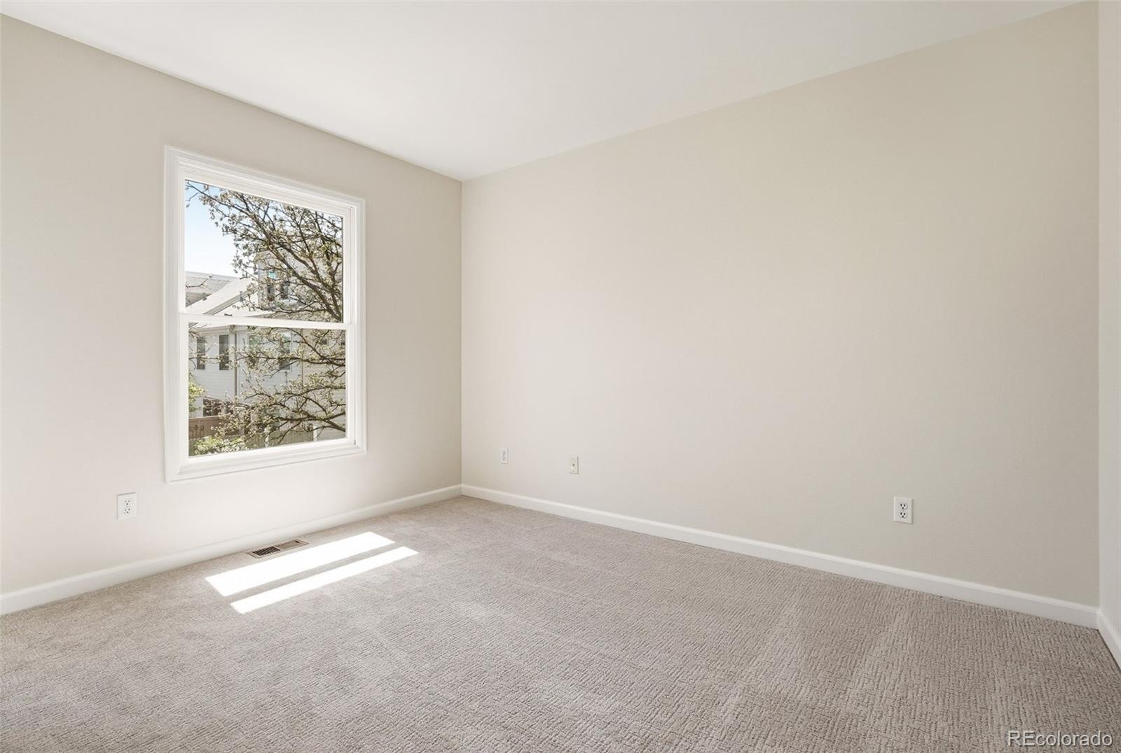 MLS Image #26 for 944  ivanhoe street,denver, Colorado