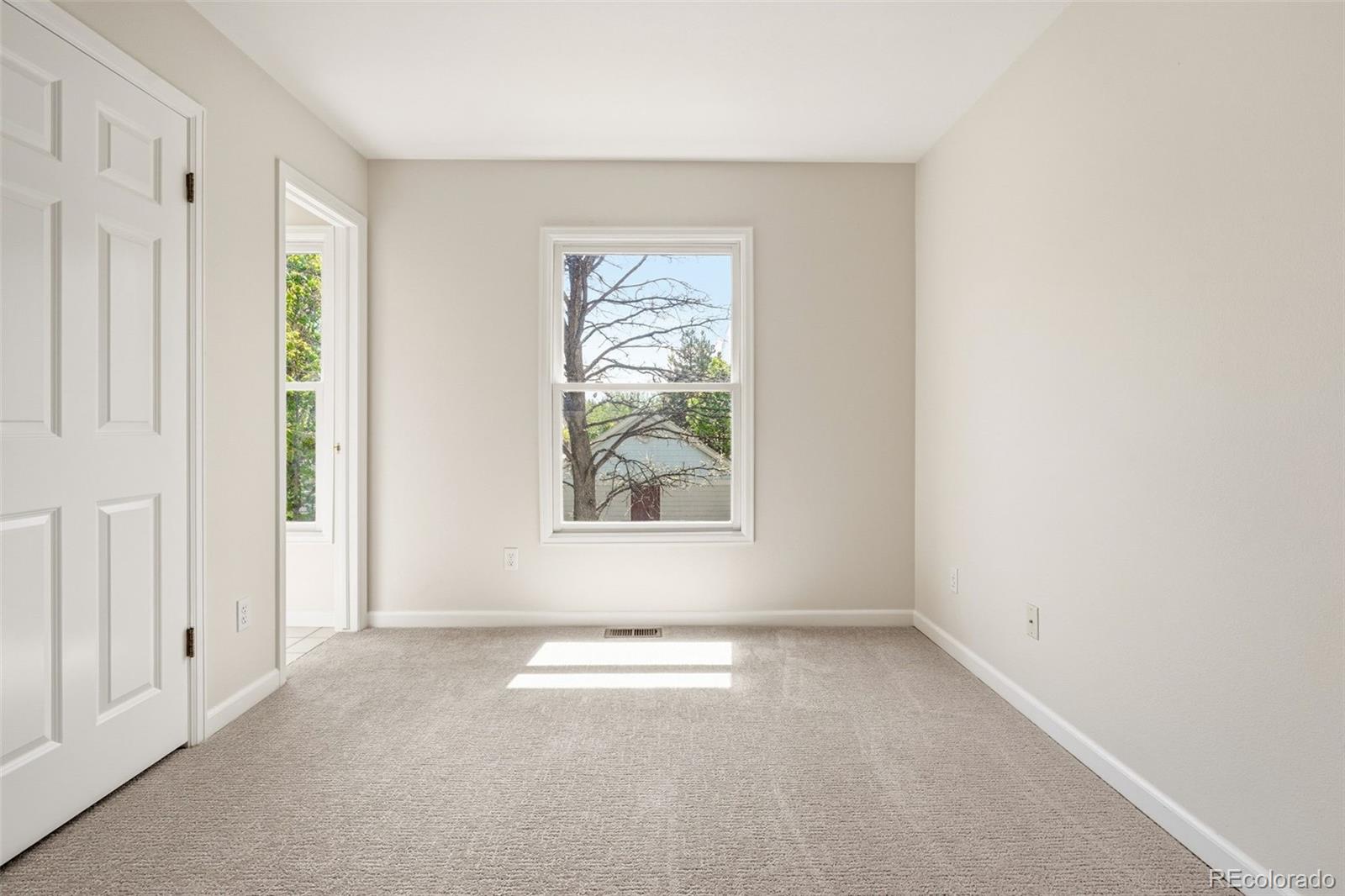 MLS Image #27 for 944  ivanhoe street,denver, Colorado